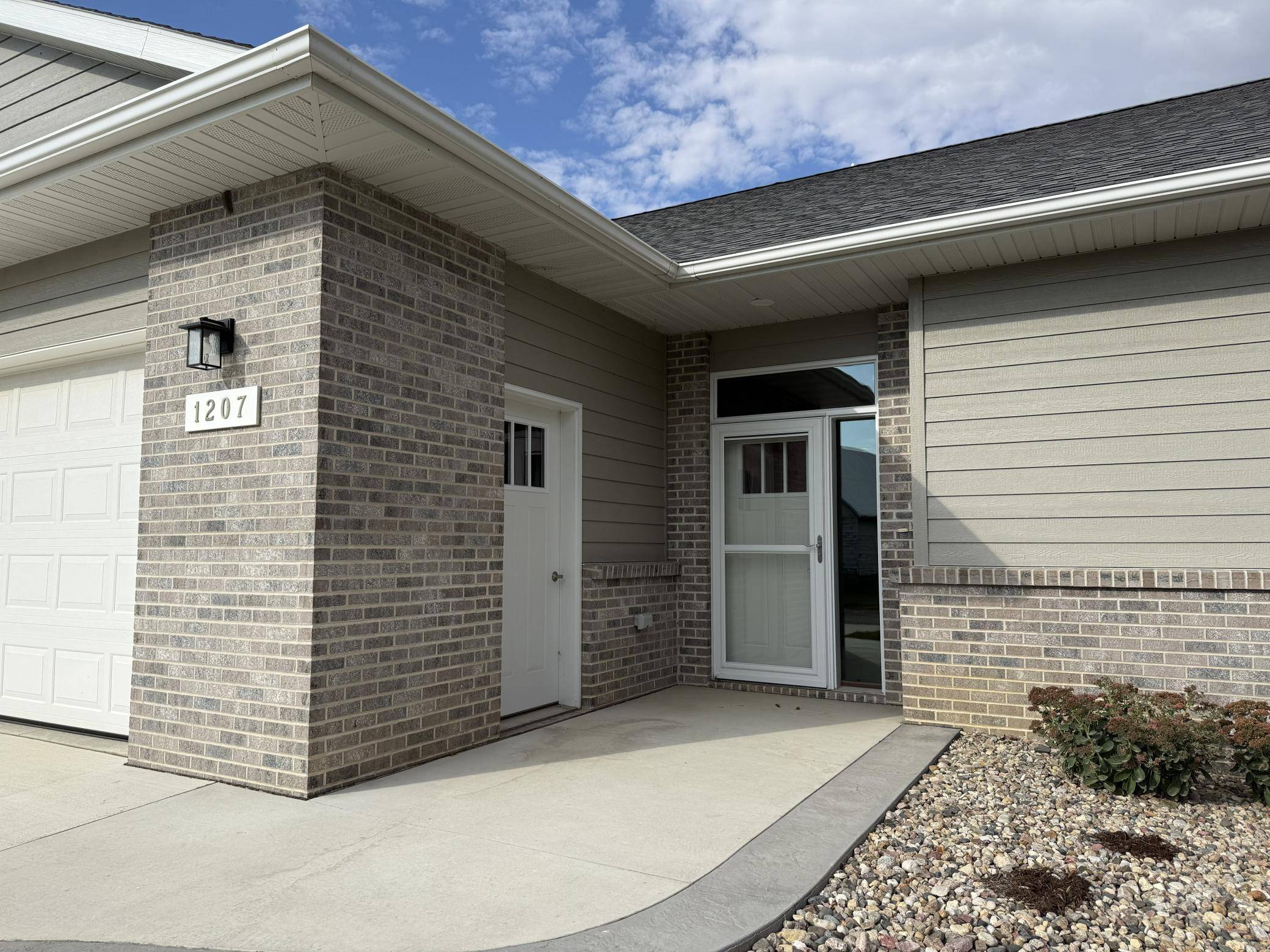 1207 S Shore DR, Worthington, MN 56187