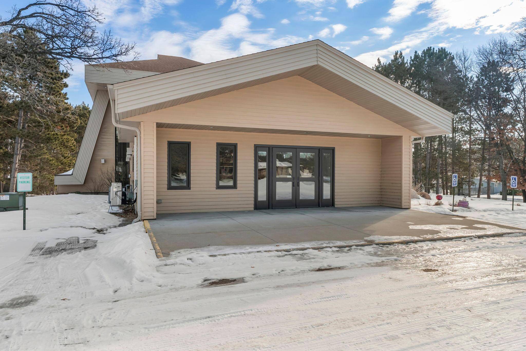 1155 Joy CIR SW, Cambridge, MN 55008
