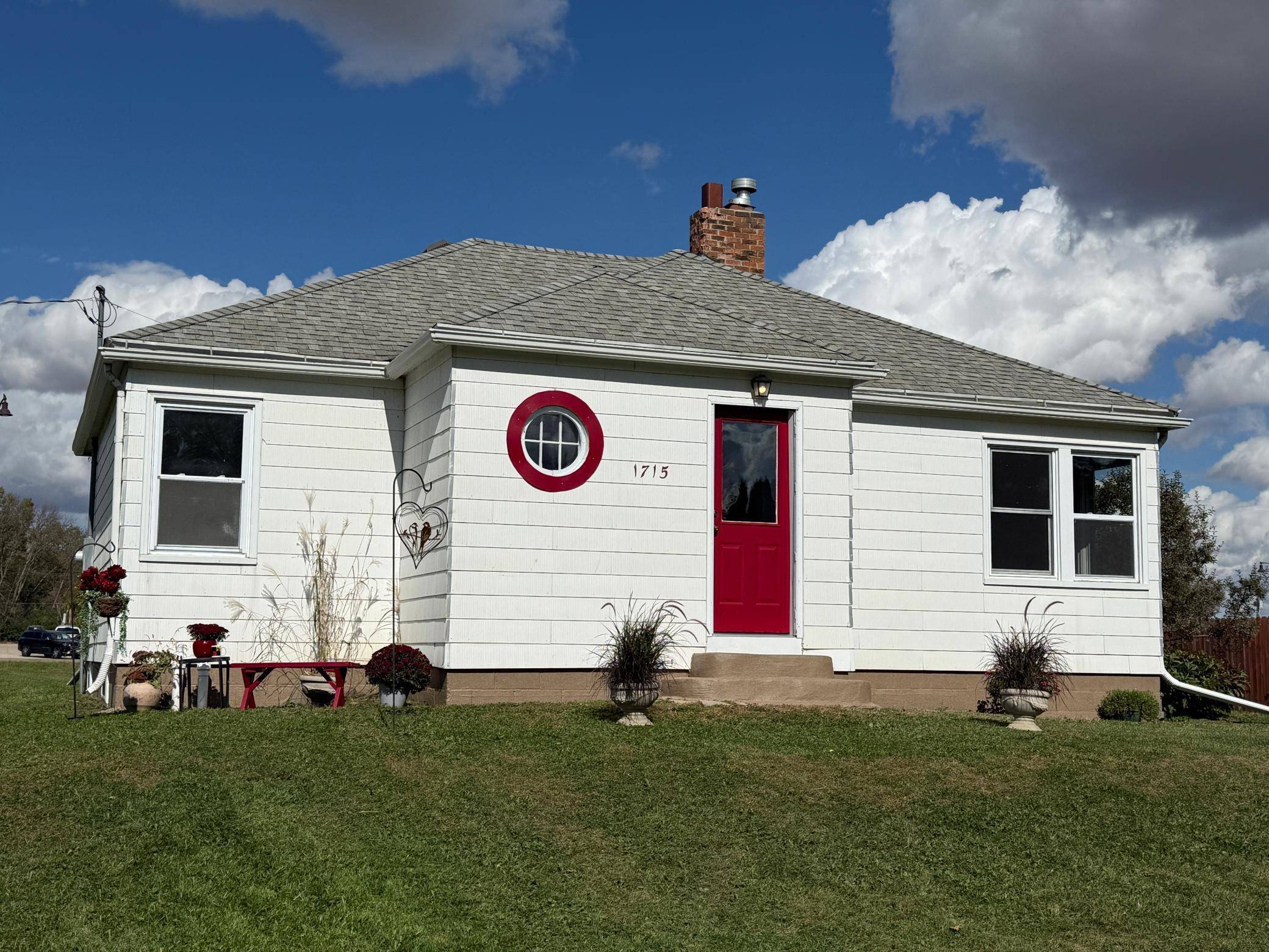 1715 SE Marshall ST, Albert Lea, MN 56007