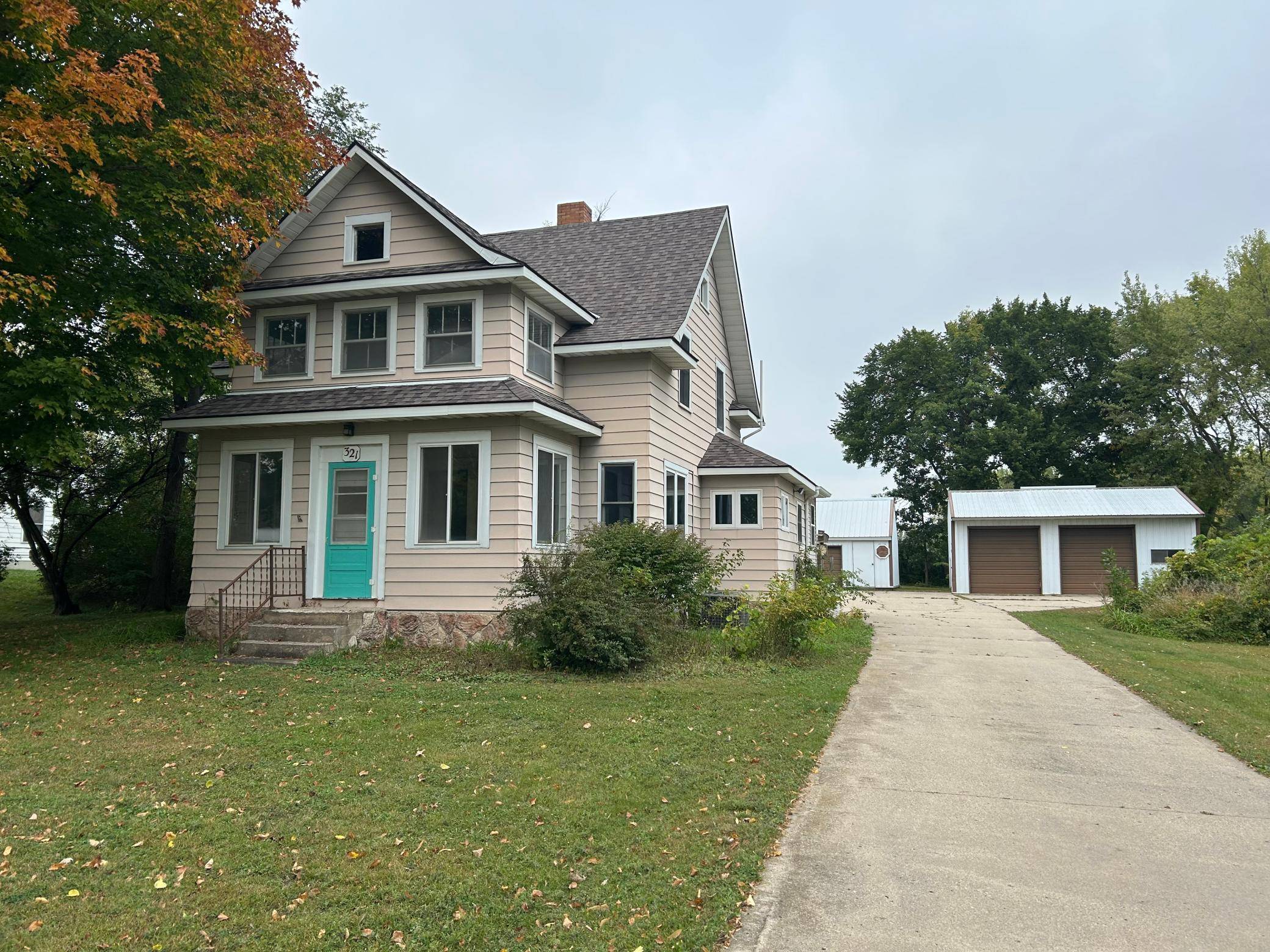 321 Highway 7 E, Hutchinson, MN 55350