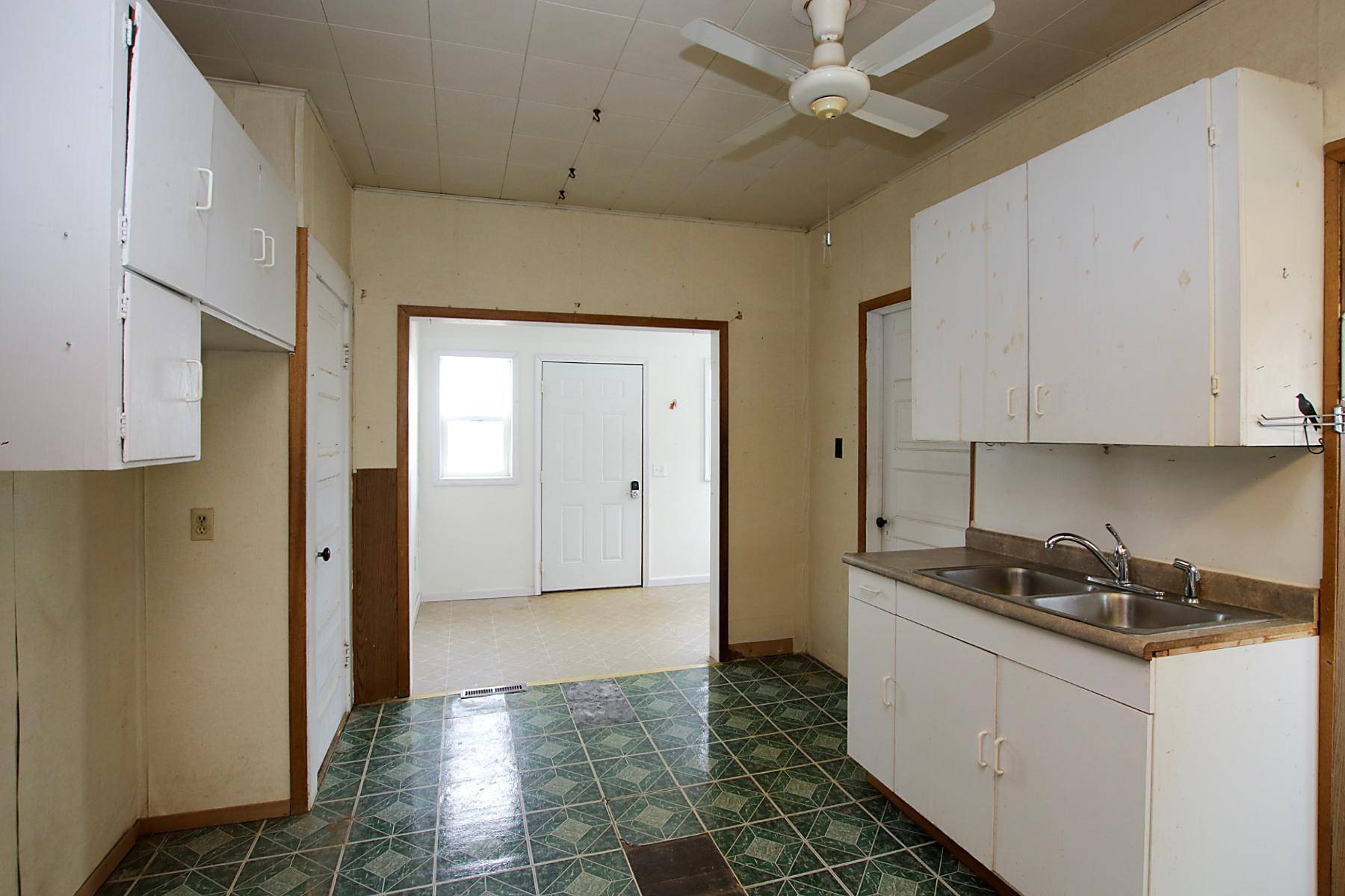321 Highway 7 E, Hutchinson, MN 55350