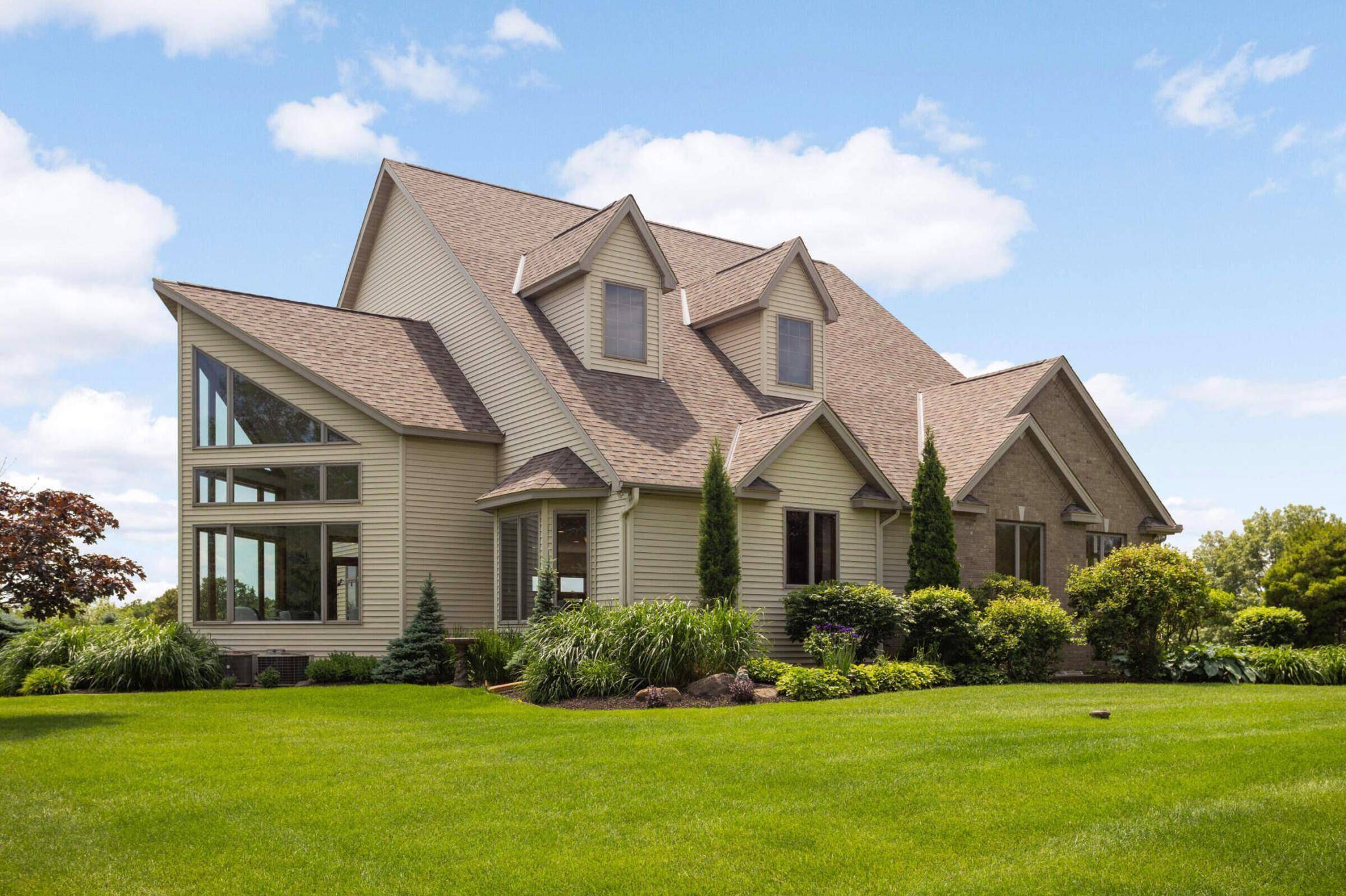 9721 Frontier LN, Lakeville, MN 55044