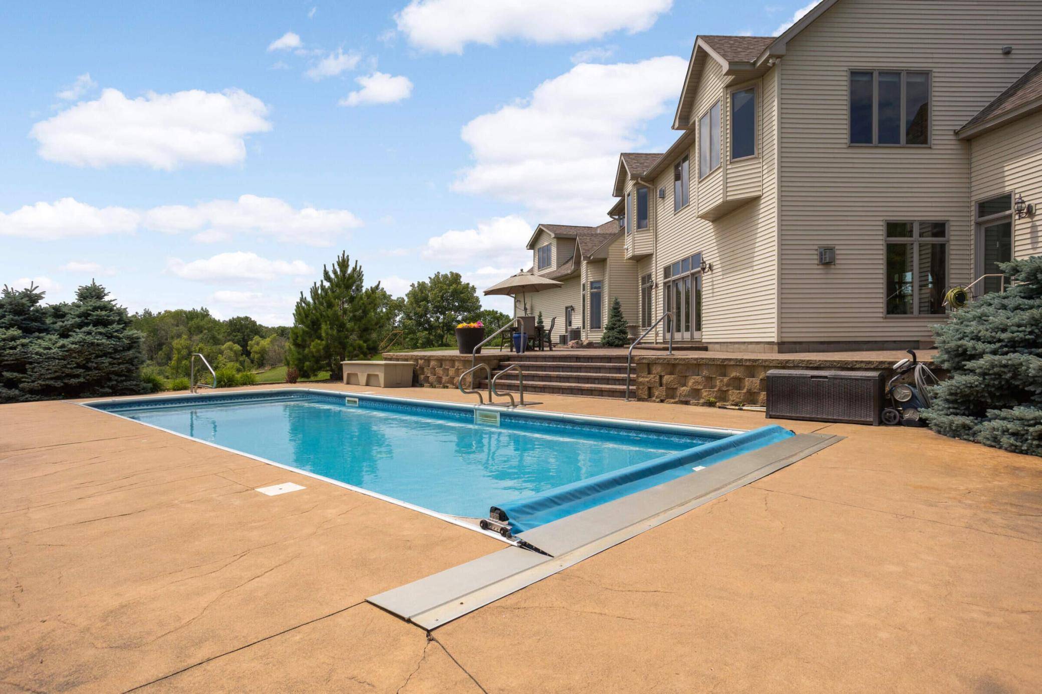 9721 Frontier LN, Lakeville, MN 55044