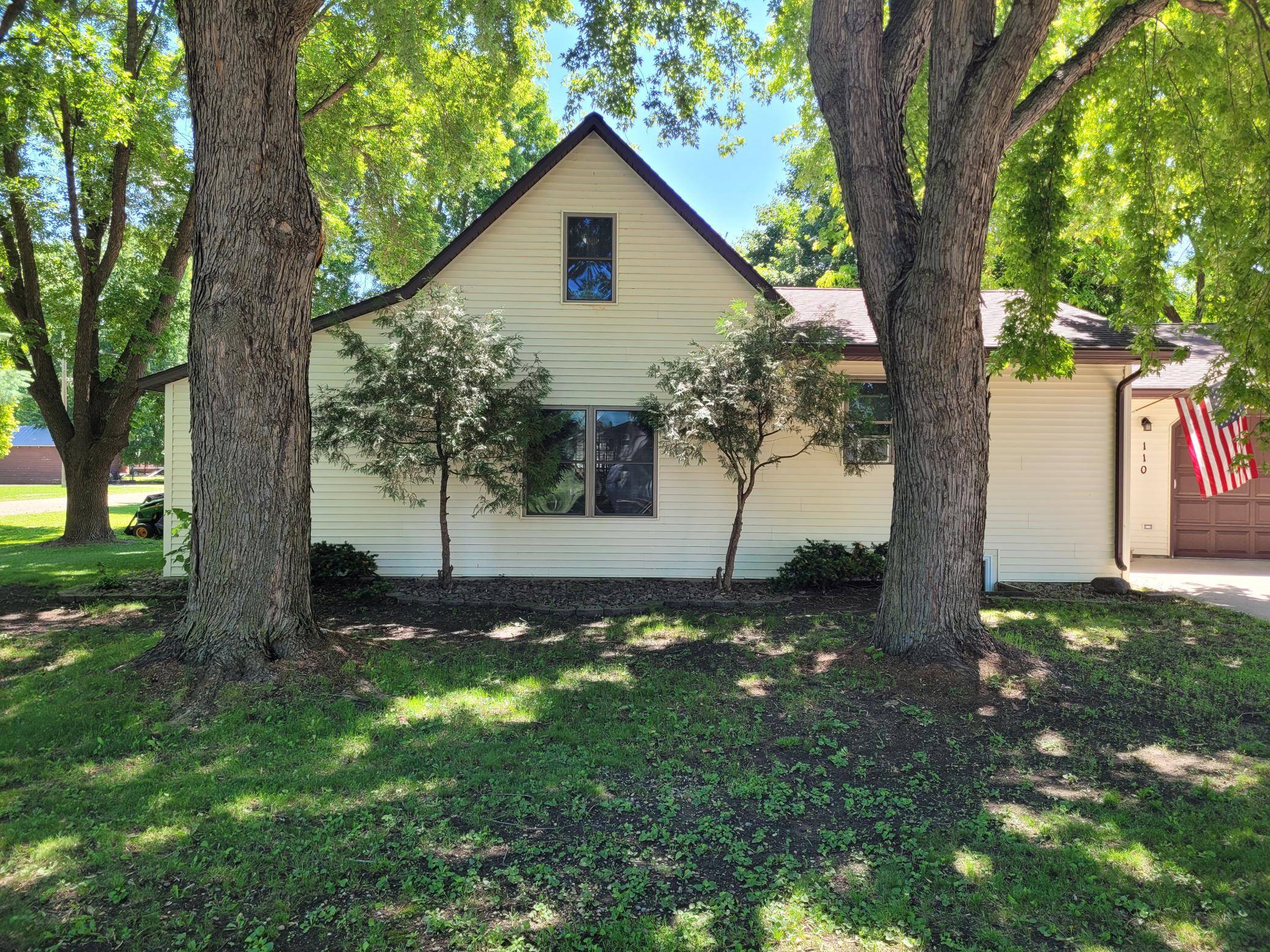 110 N Grant ST, Taunton, MN 56291