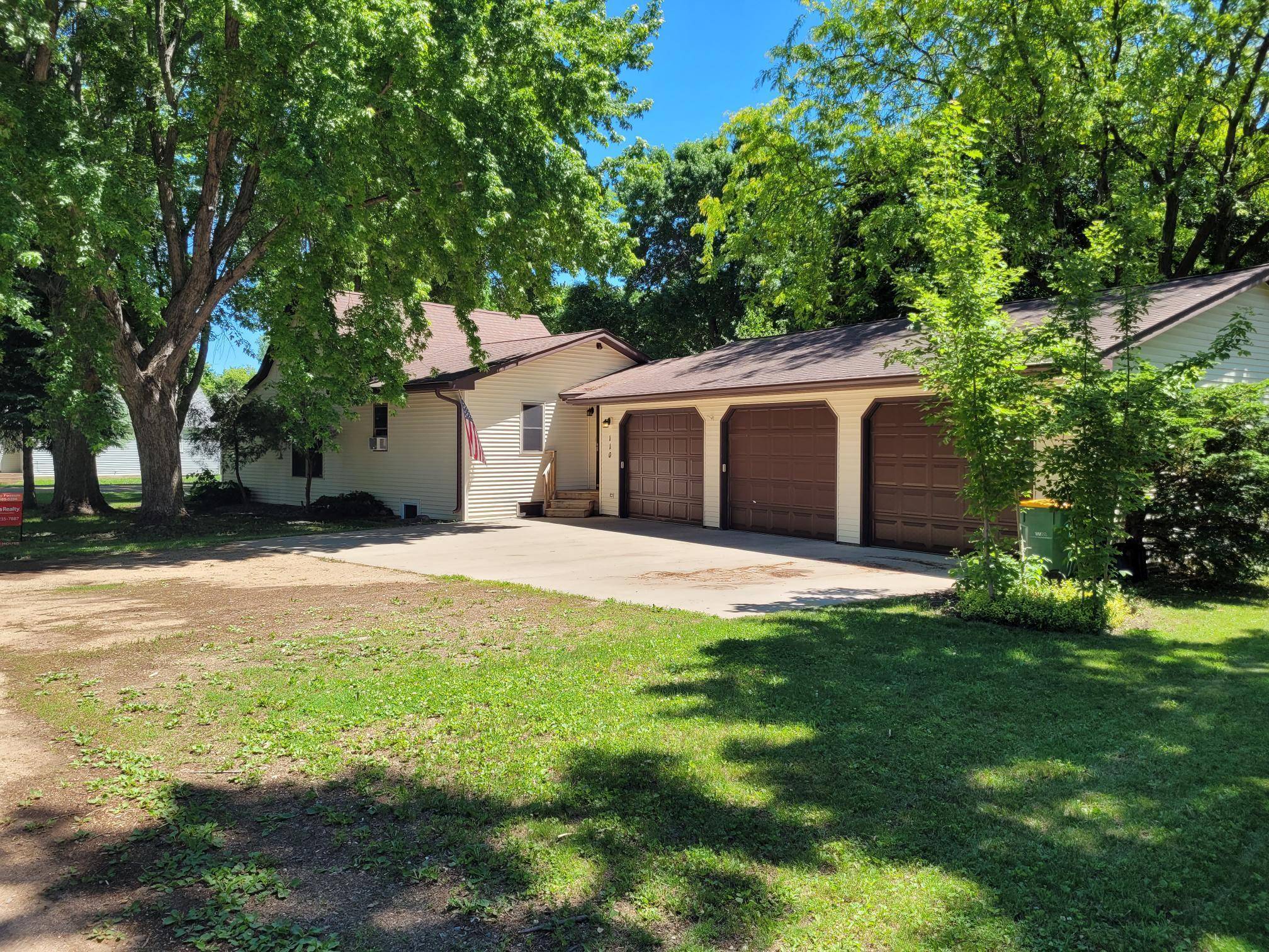 110 N Grant ST, Taunton, MN 56291