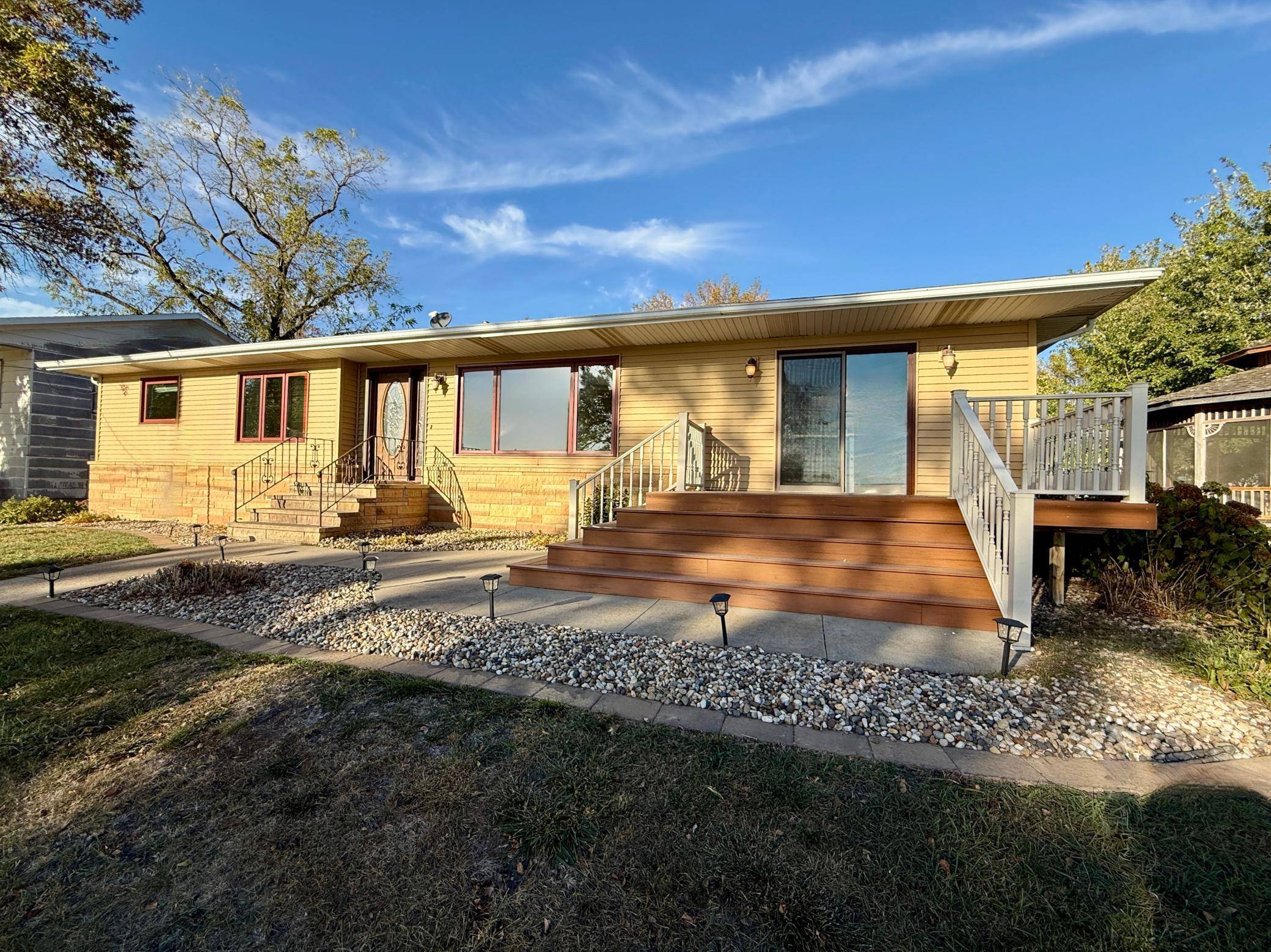 146 Washington AVE, Alden, MN 56009