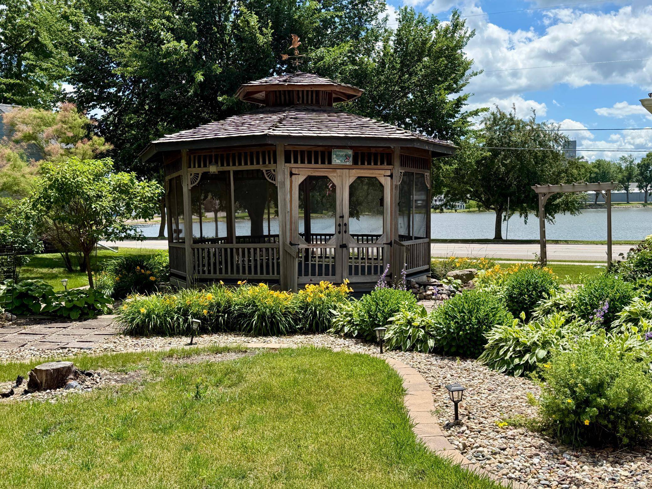 146 Washington AVE, Alden, MN 56009