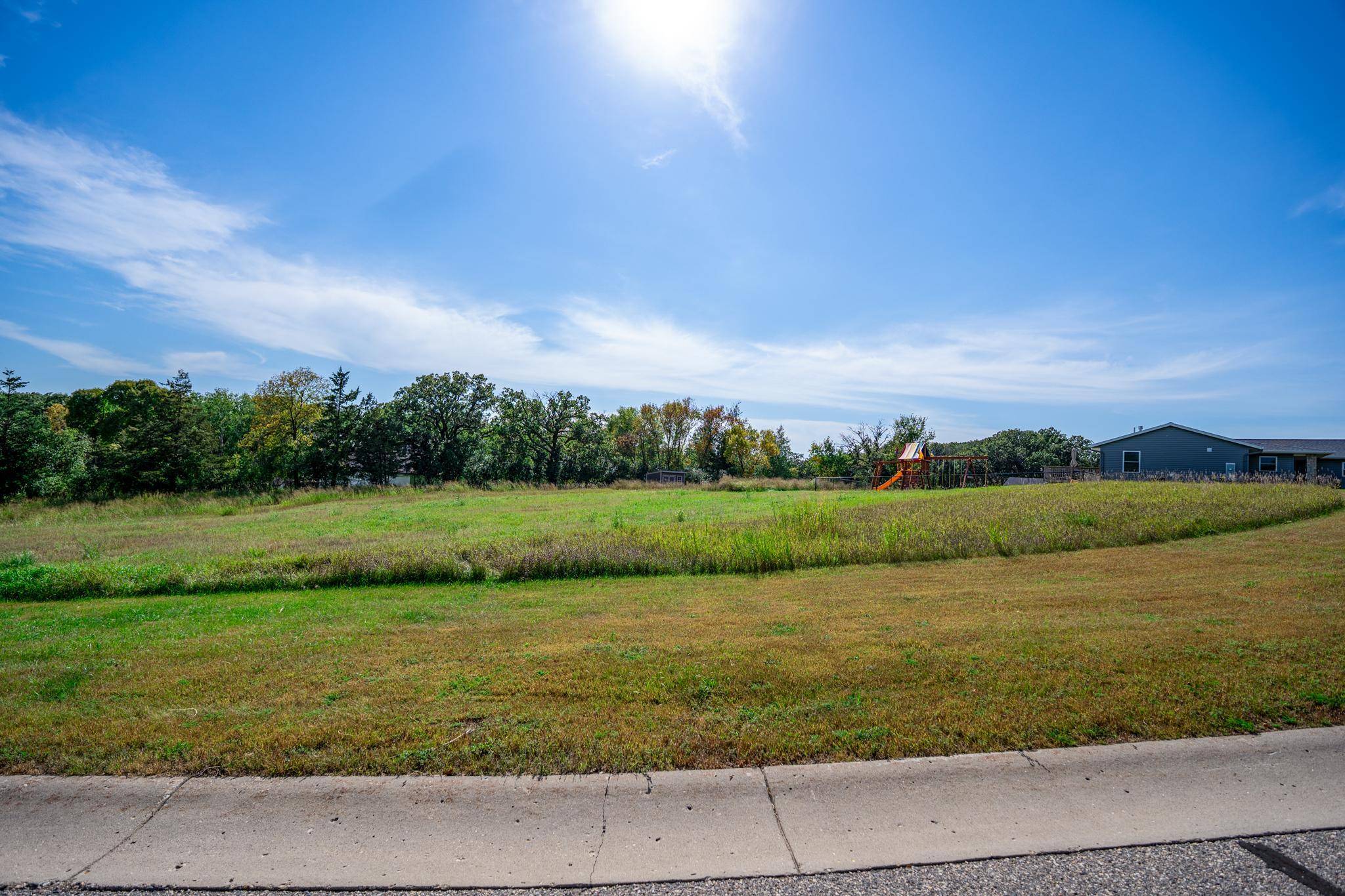 104 Meadow LN, New London, MN 56273