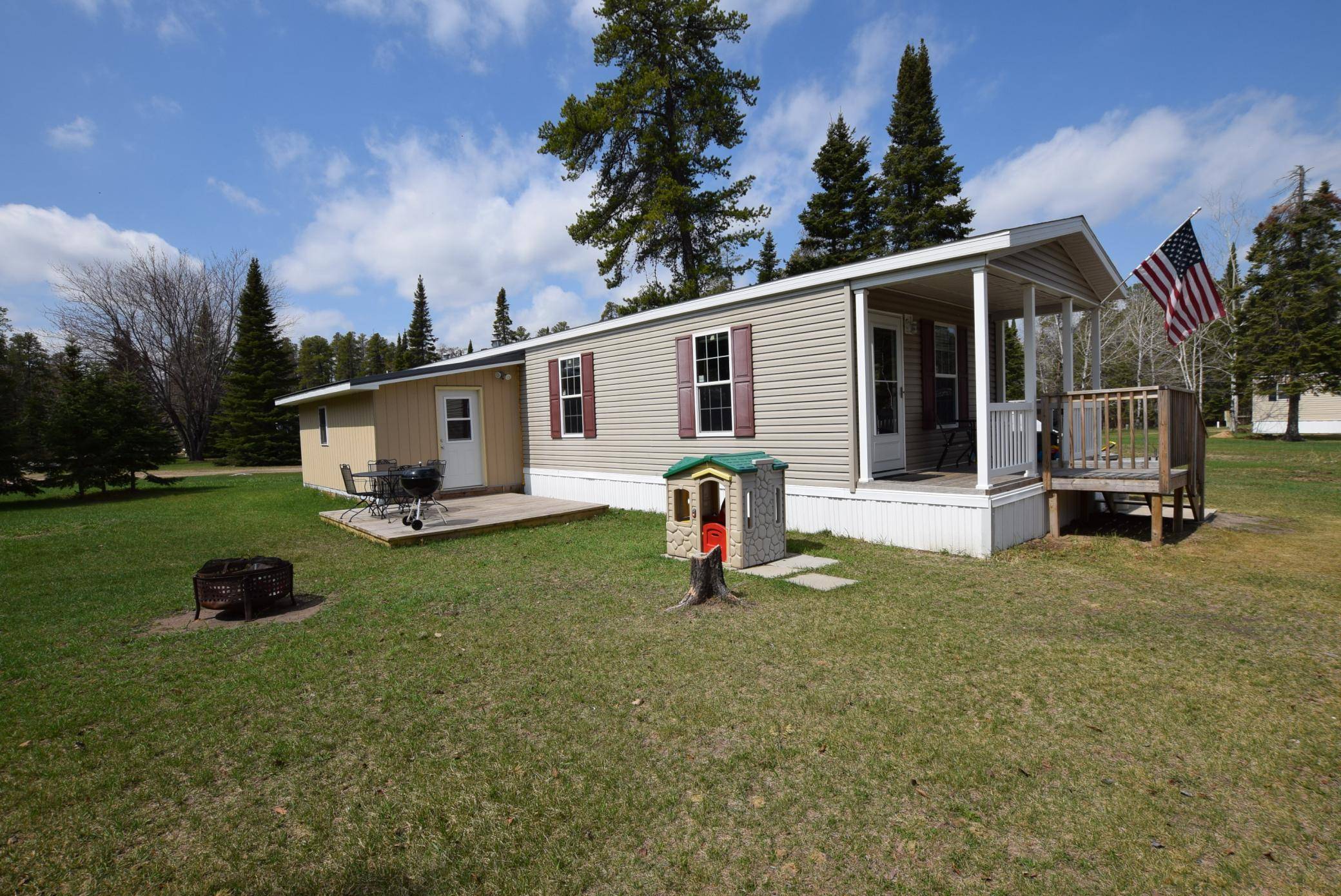 701 7th Lakewood AVE, Warroad, MN 56763