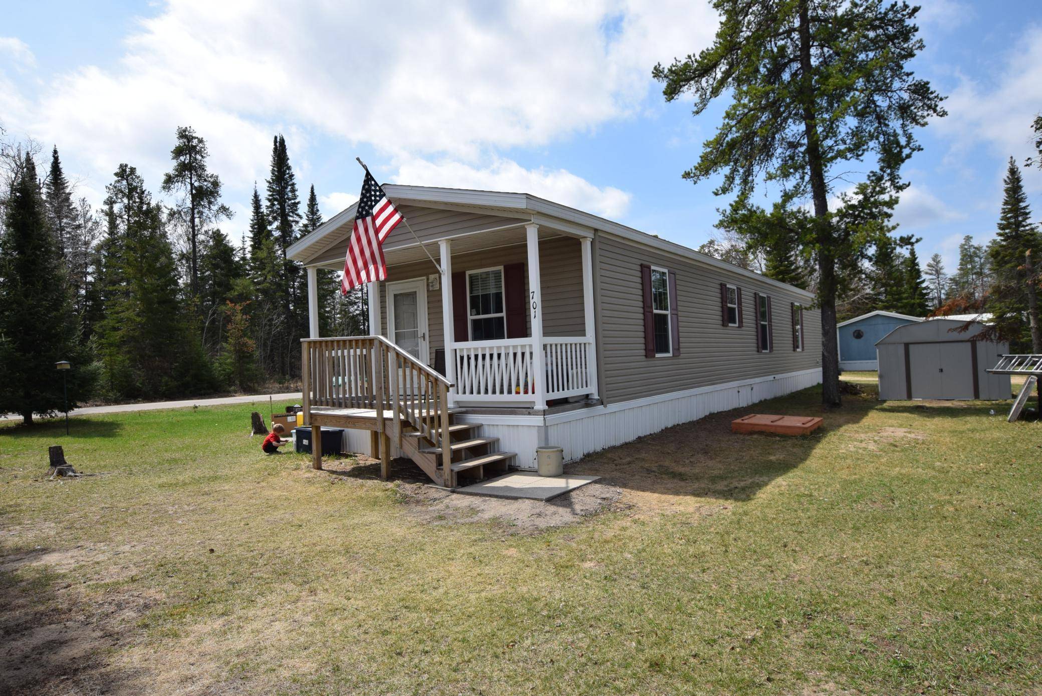 701 7th Lakewood AVE, Warroad, MN 56763