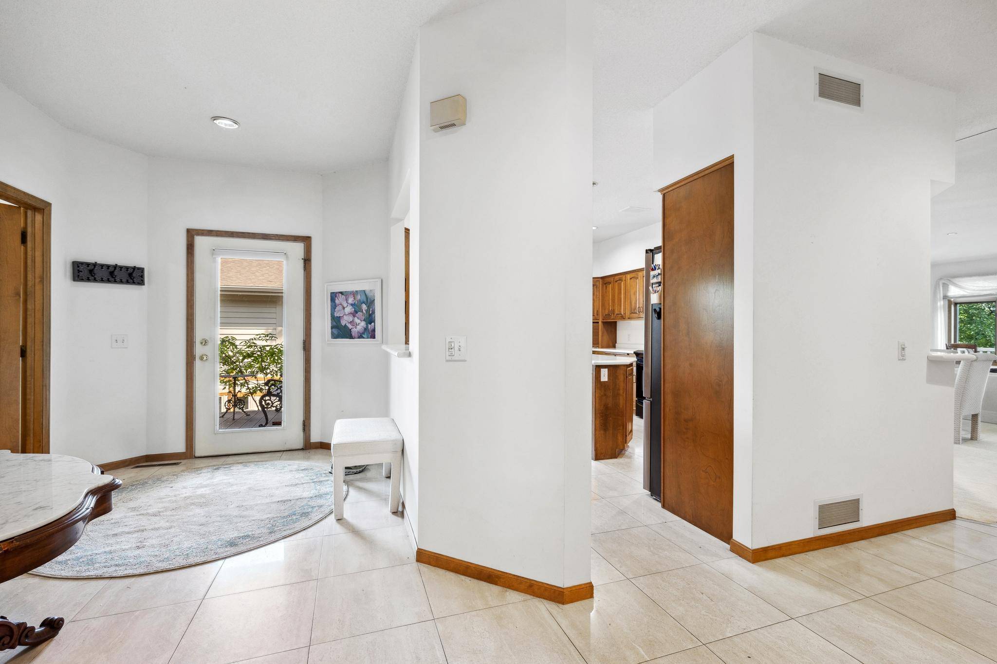 8991 Ferndale LN, Eden Prairie, MN 55347