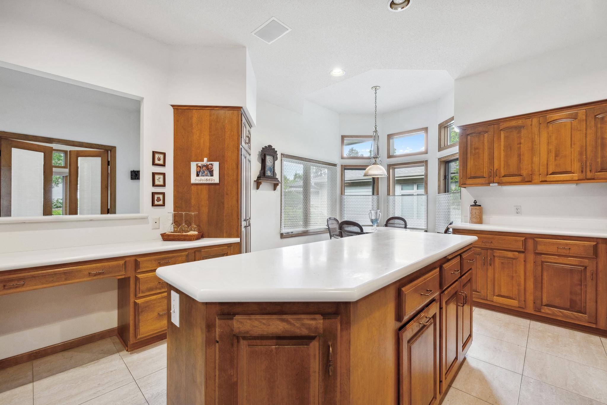 8991 Ferndale LN, Eden Prairie, MN 55347