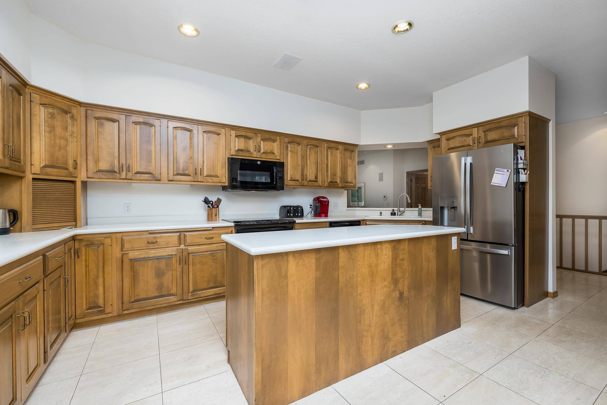 8991 Ferndale LN, Eden Prairie, MN 55347
