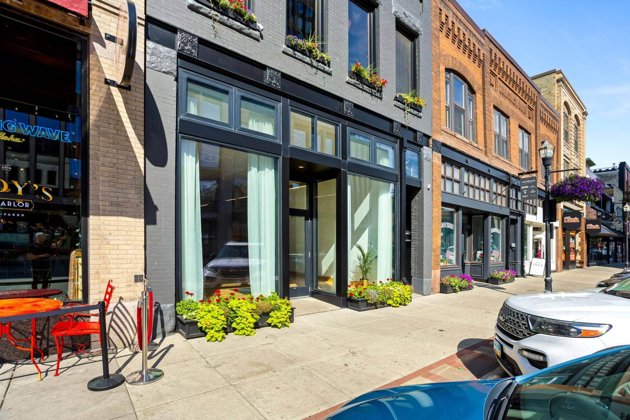 214 M Broadway N, Fargo, ND 58102