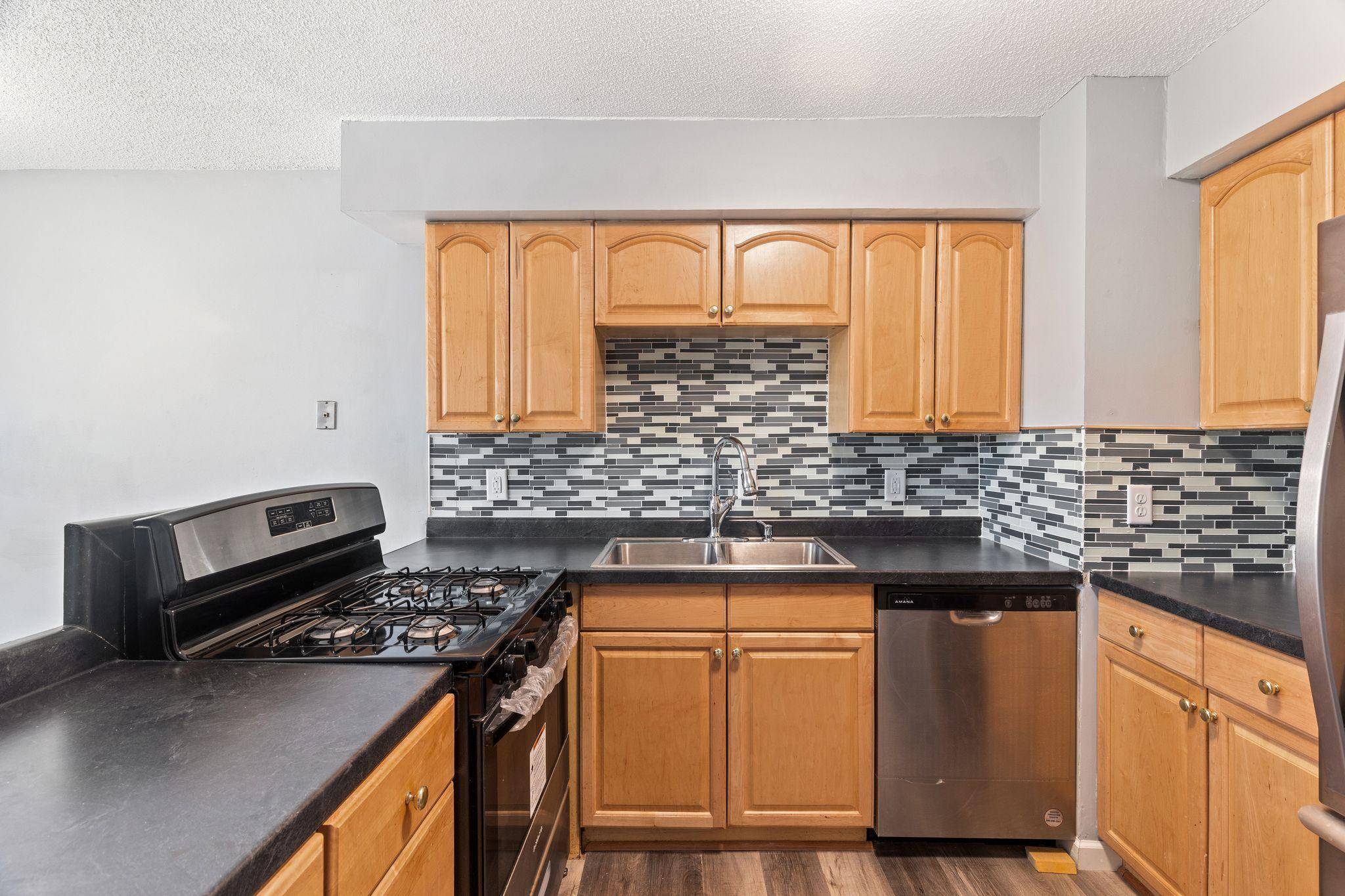 5729 80th AVE N, Brooklyn Park, MN 55443