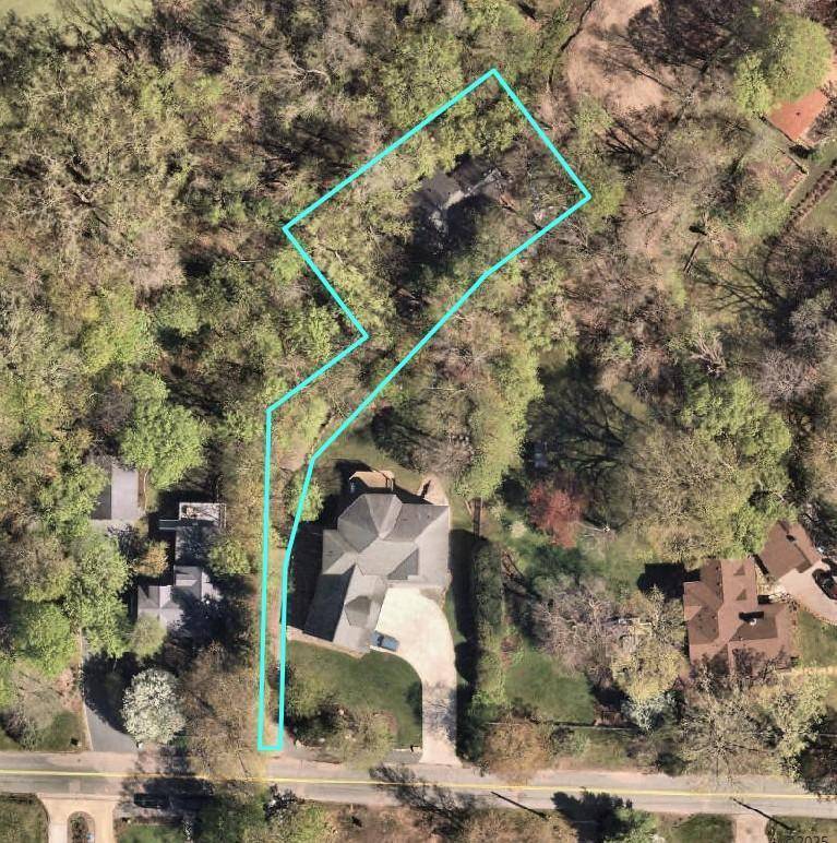20450 Linwood Rd, Deephaven, MN 55331
