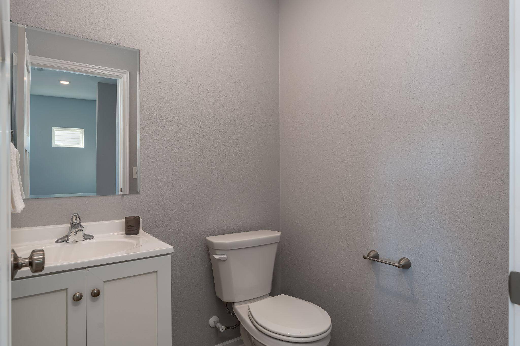 3203 Noble DR, Mankato, MN 56001