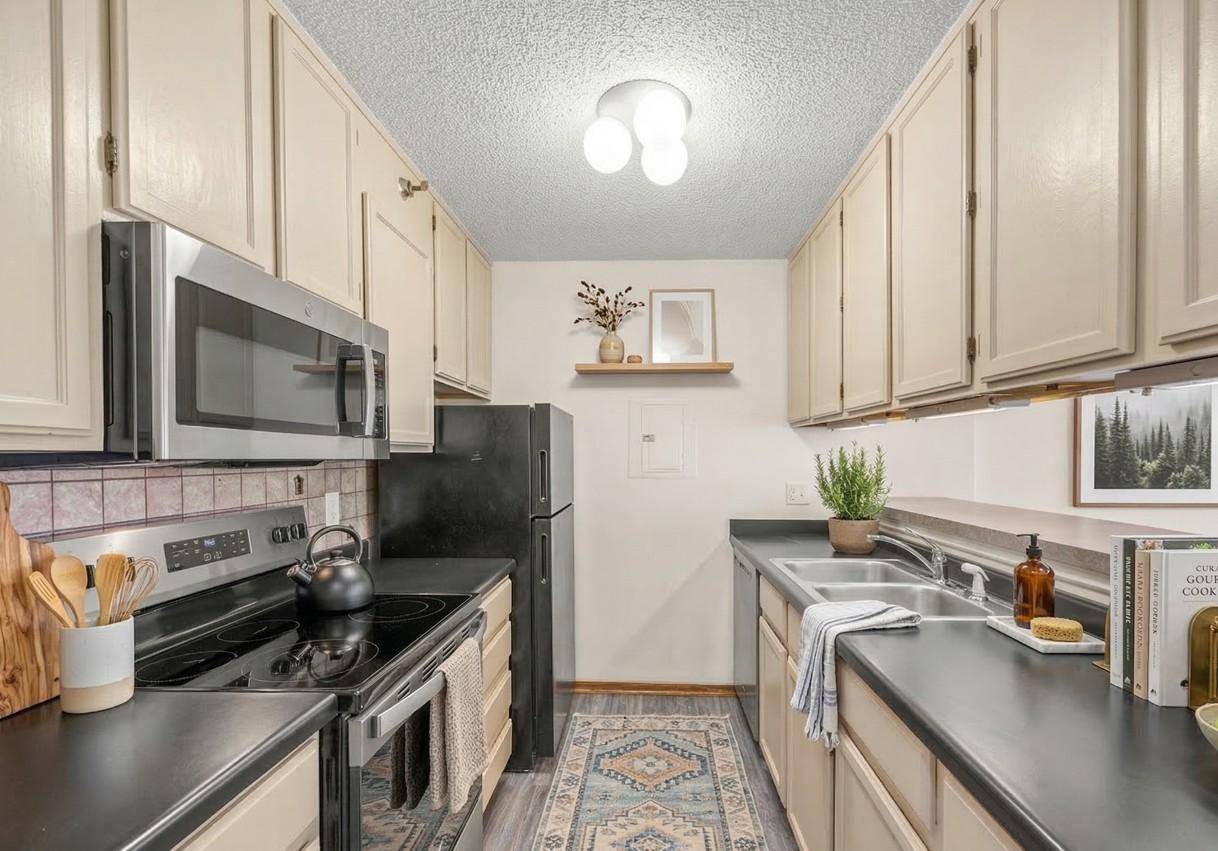 433 S 7th ST #1821, Minneapolis, MN 55415