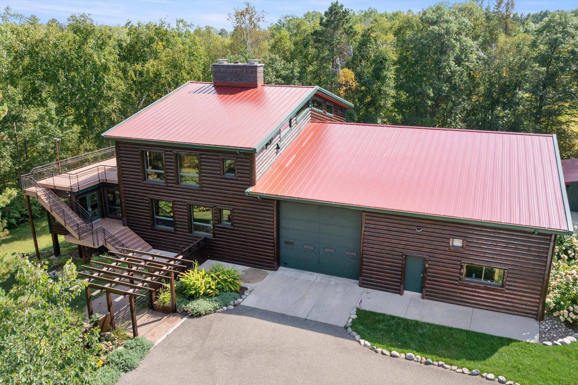 10422 Ossawinnamakee RD, Pequot Lakes, MN 56472