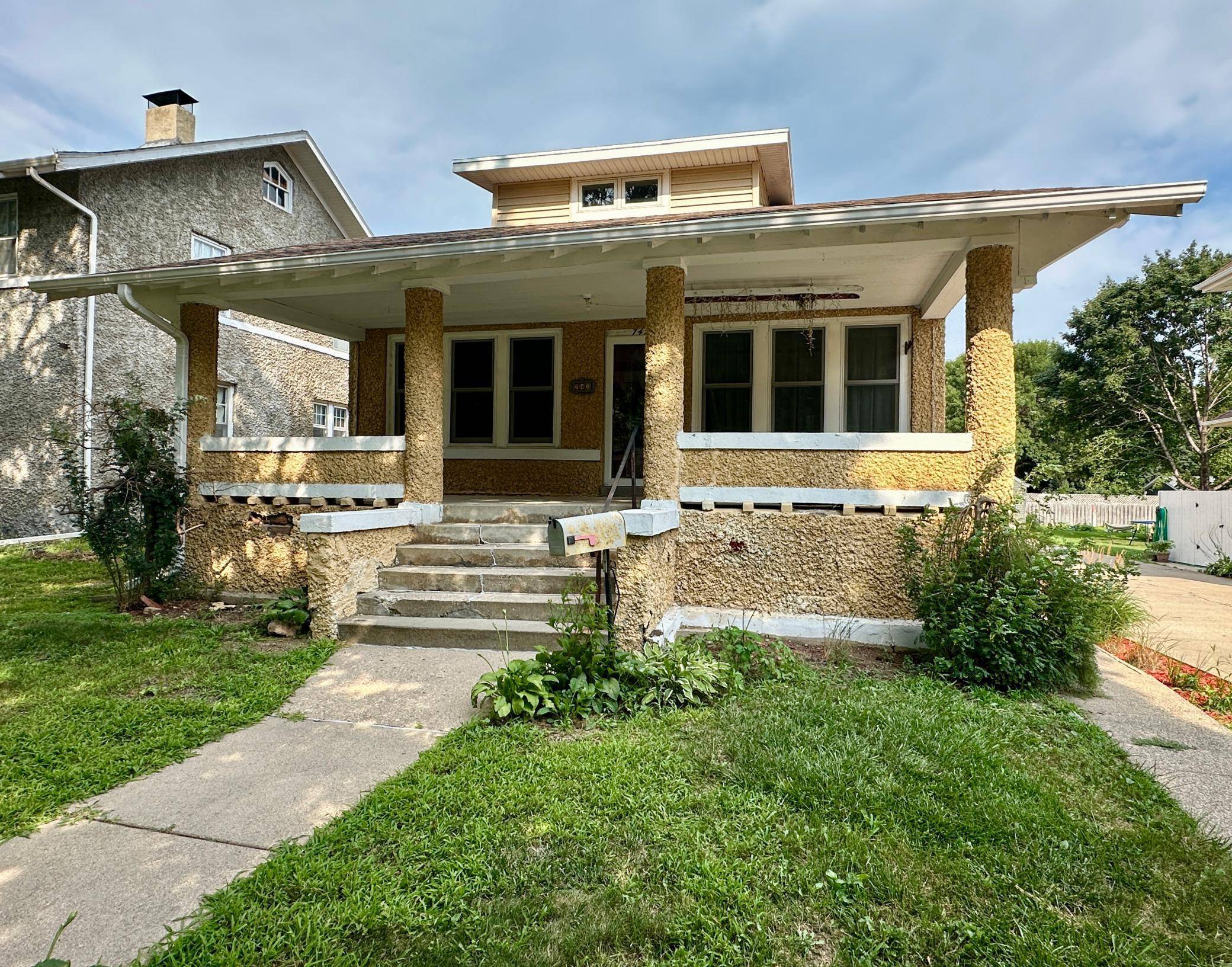 742 N Freeman AVE, Luverne, MN 56156