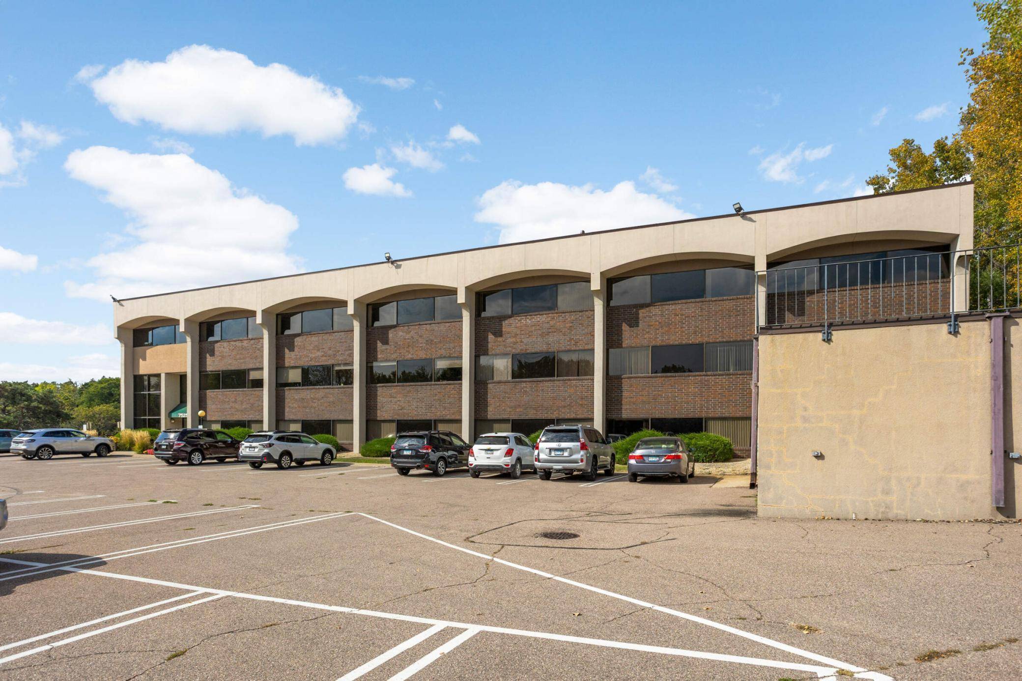 7525 Mitchell RD #208, Eden Prairie, MN 55344