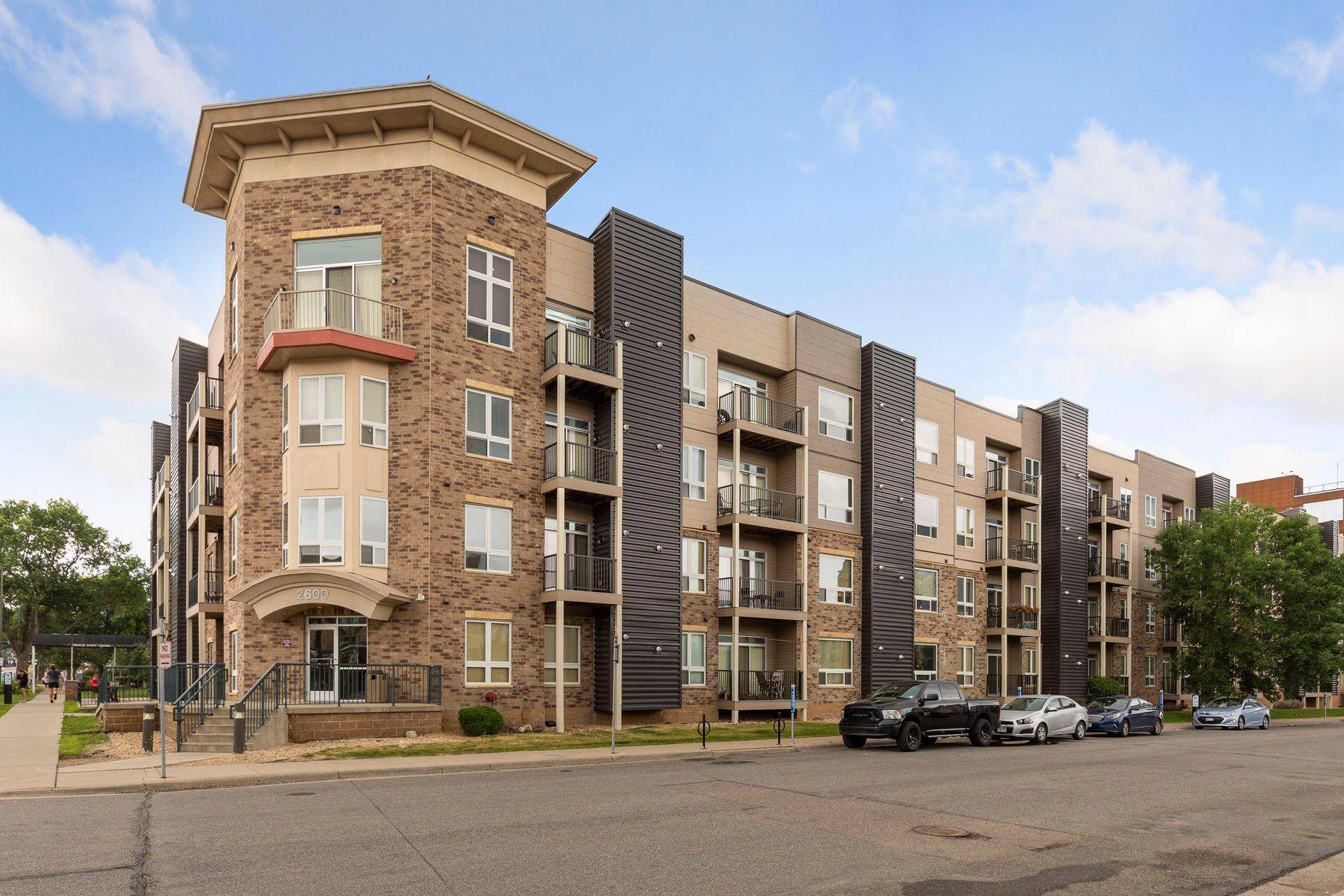 2600 University AVE SE #105, Minneapolis, MN 55414