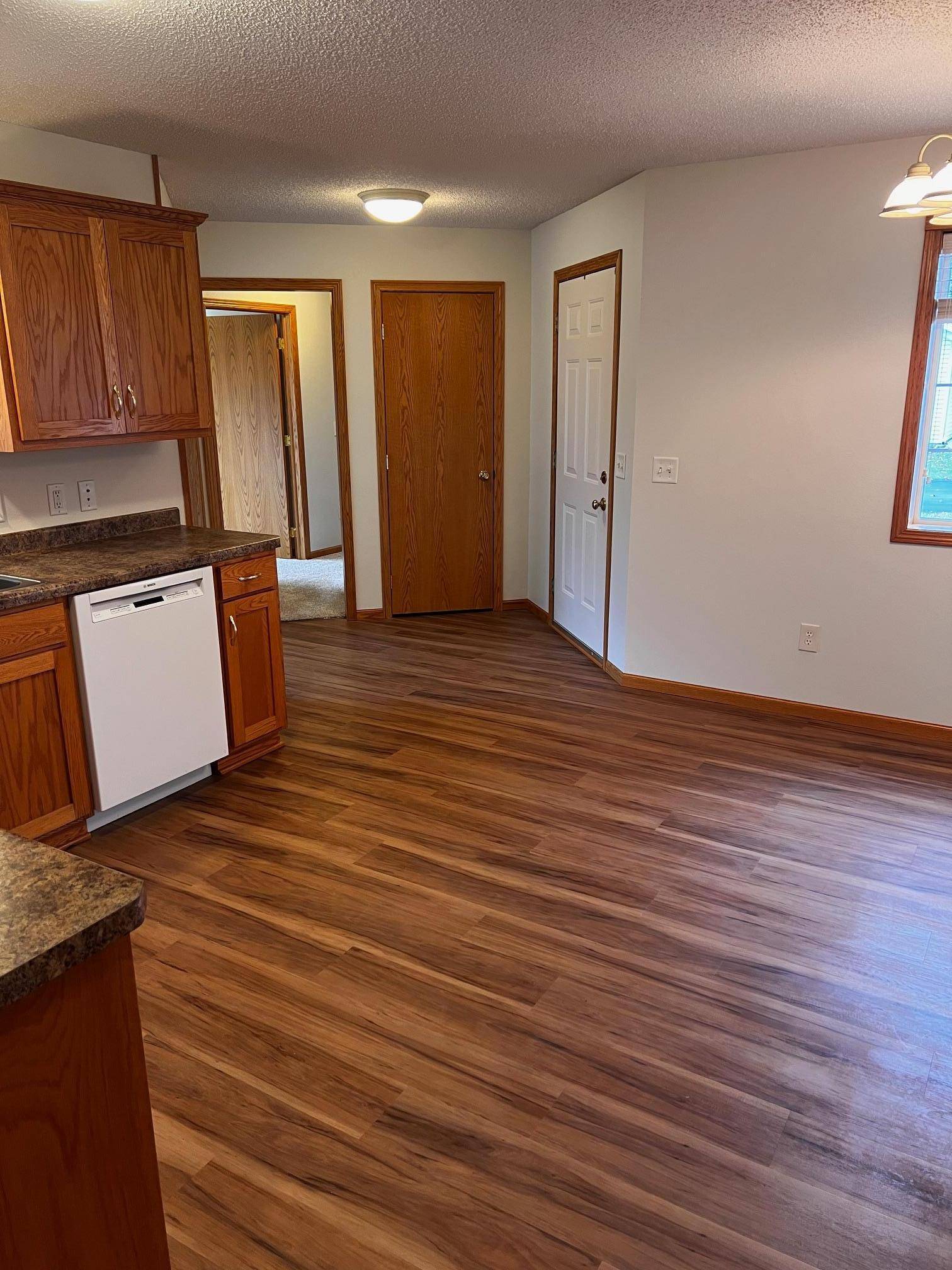 1315 Heritage LN, Waite Park, MN 56387