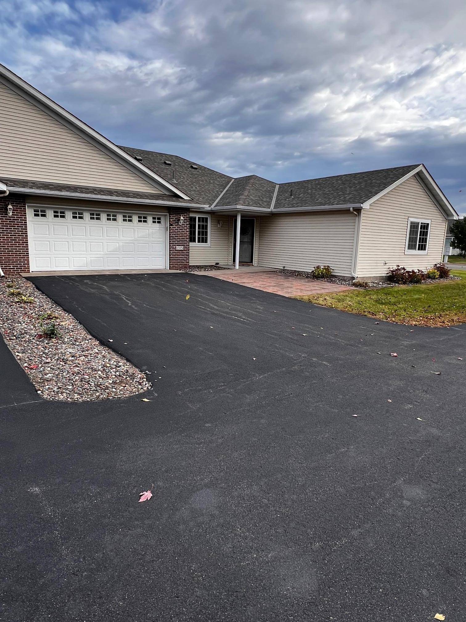 1315 Heritage LN, Waite Park, MN 56387