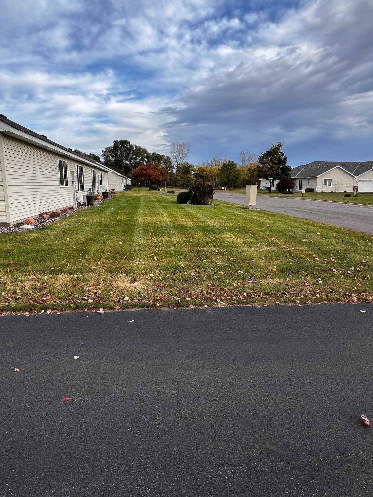 1315 Heritage LN, Waite Park, MN 56387