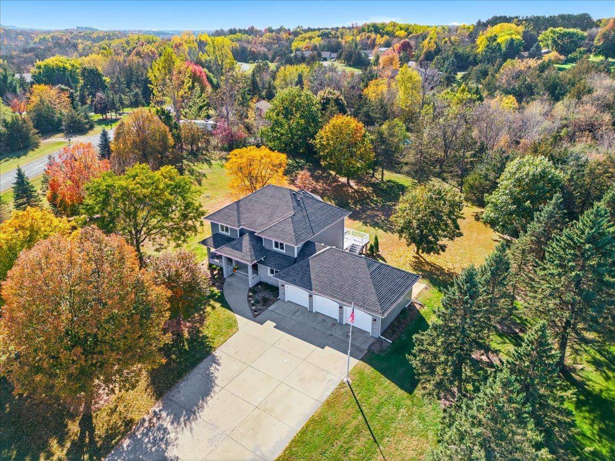 786 Harlar CIR, Hudson, WI 54016