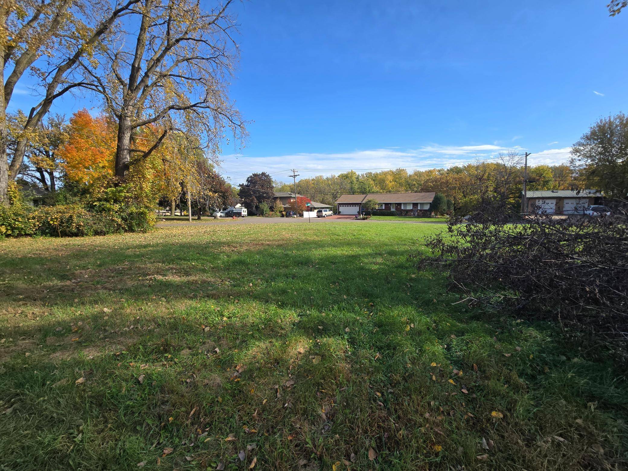 7177 River RD, Inver Grove Heights, MN 55076