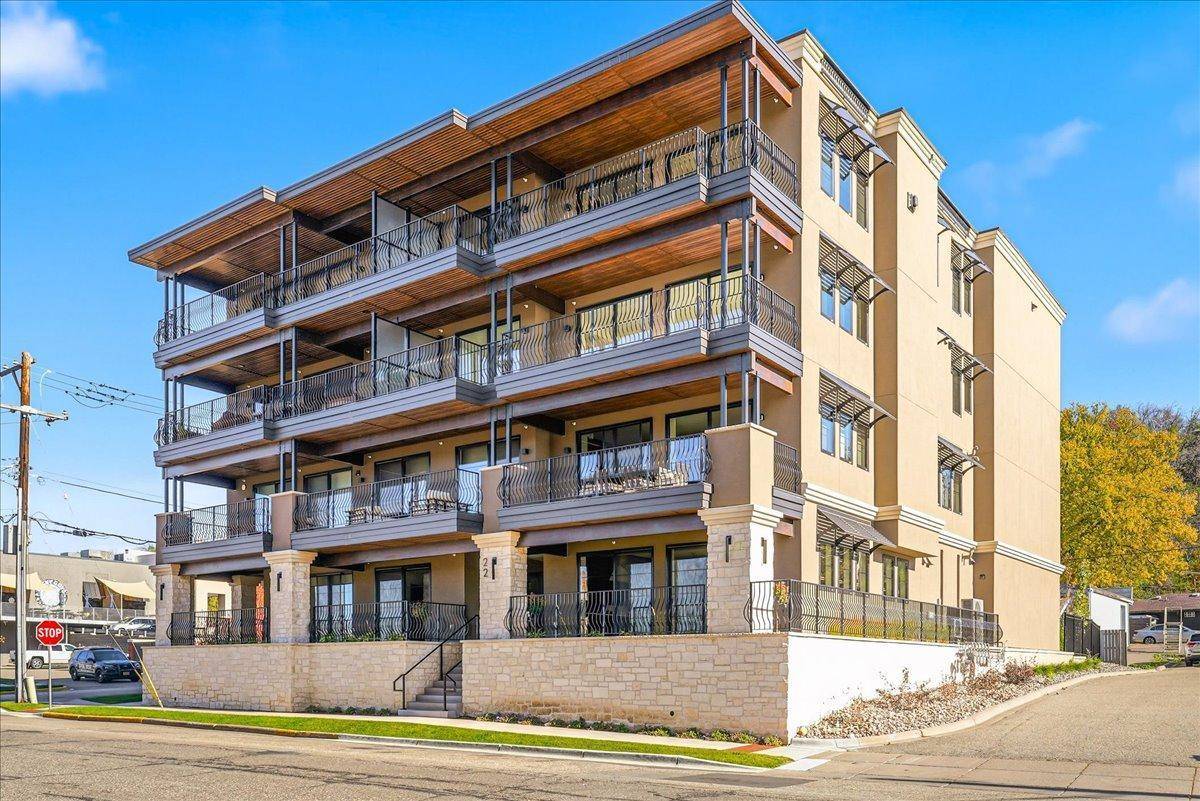 22 1st ST #301, Hudson, WI 54016