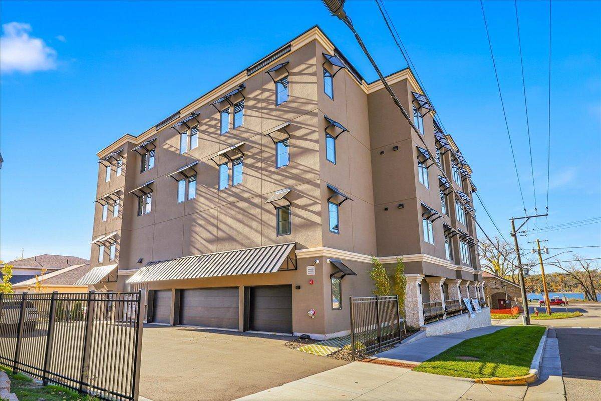 22 1st ST #301, Hudson, WI 54016