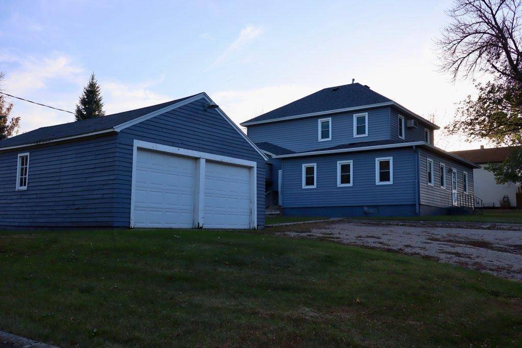 407 7th AVE W, Lisbon, ND 58054
