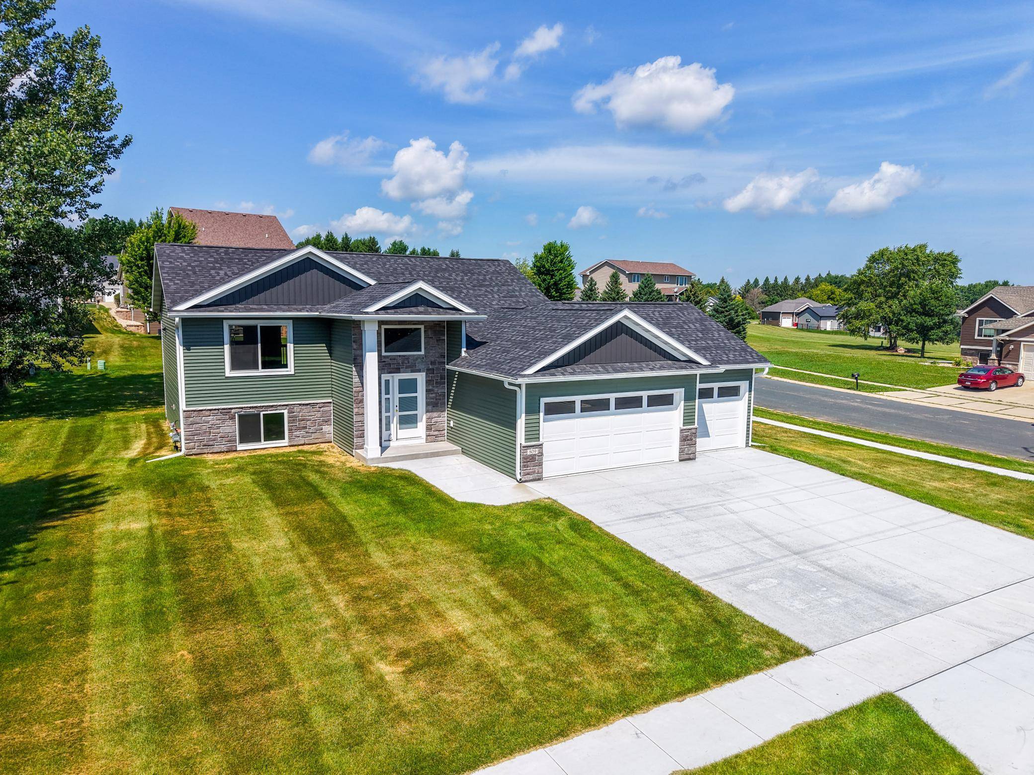 809 5th Avenue NW, Dodge Center, MN 55927
