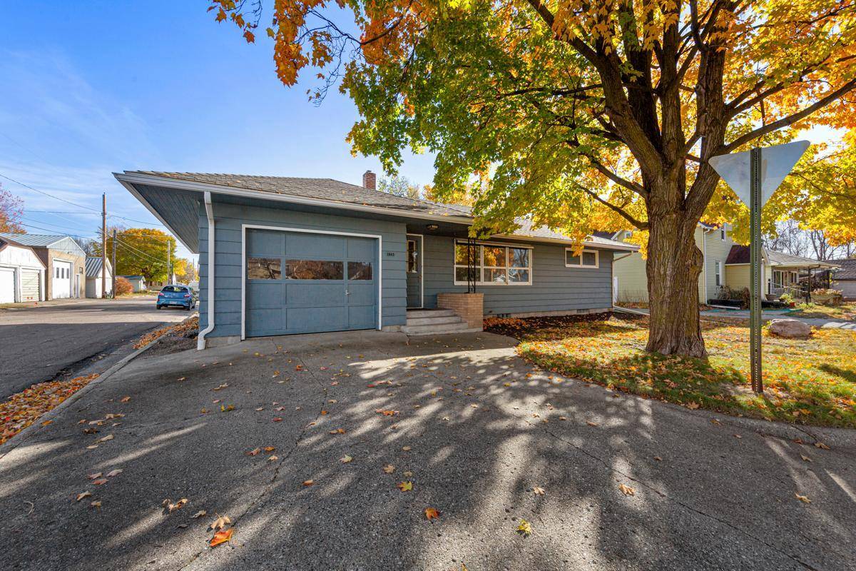 1043 Chase AVE, Gibbon, MN 55335