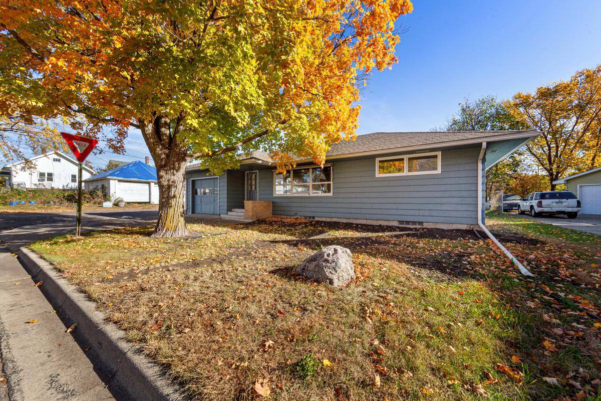 1043 Chase AVE, Gibbon, MN 55335