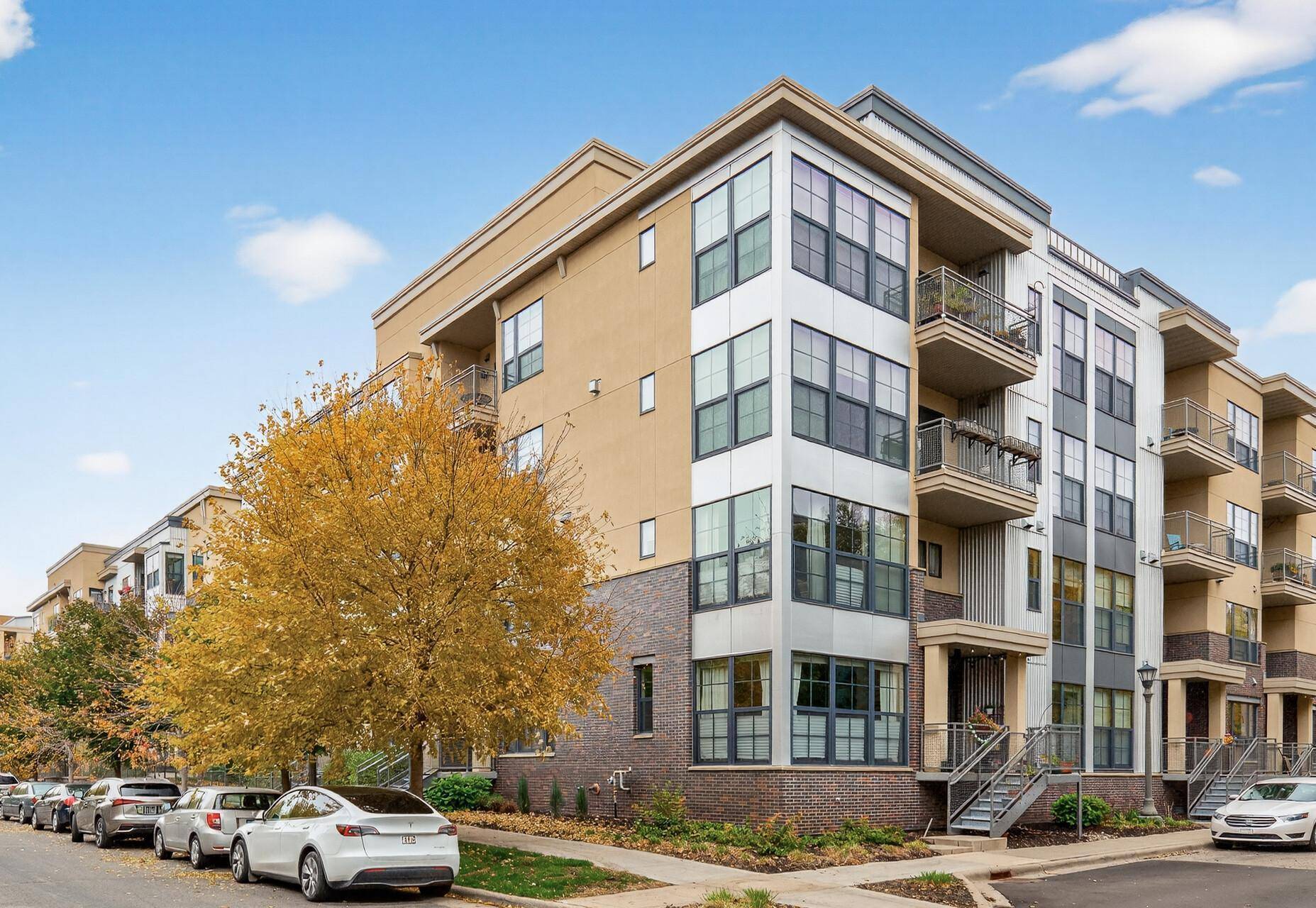 820 Emerald Street #307, Saint Paul, MN 55114