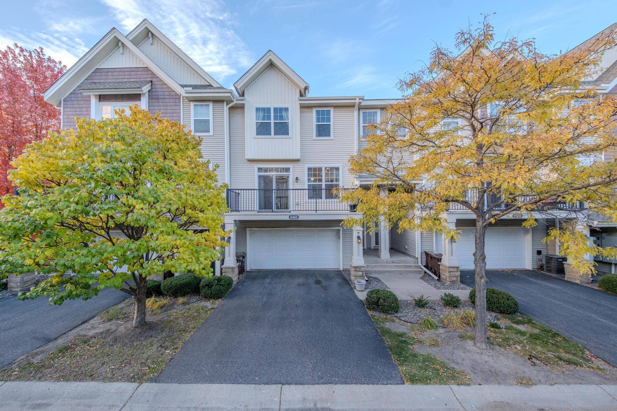 8483 Emery Pkwy N, Champlin, MN 55316