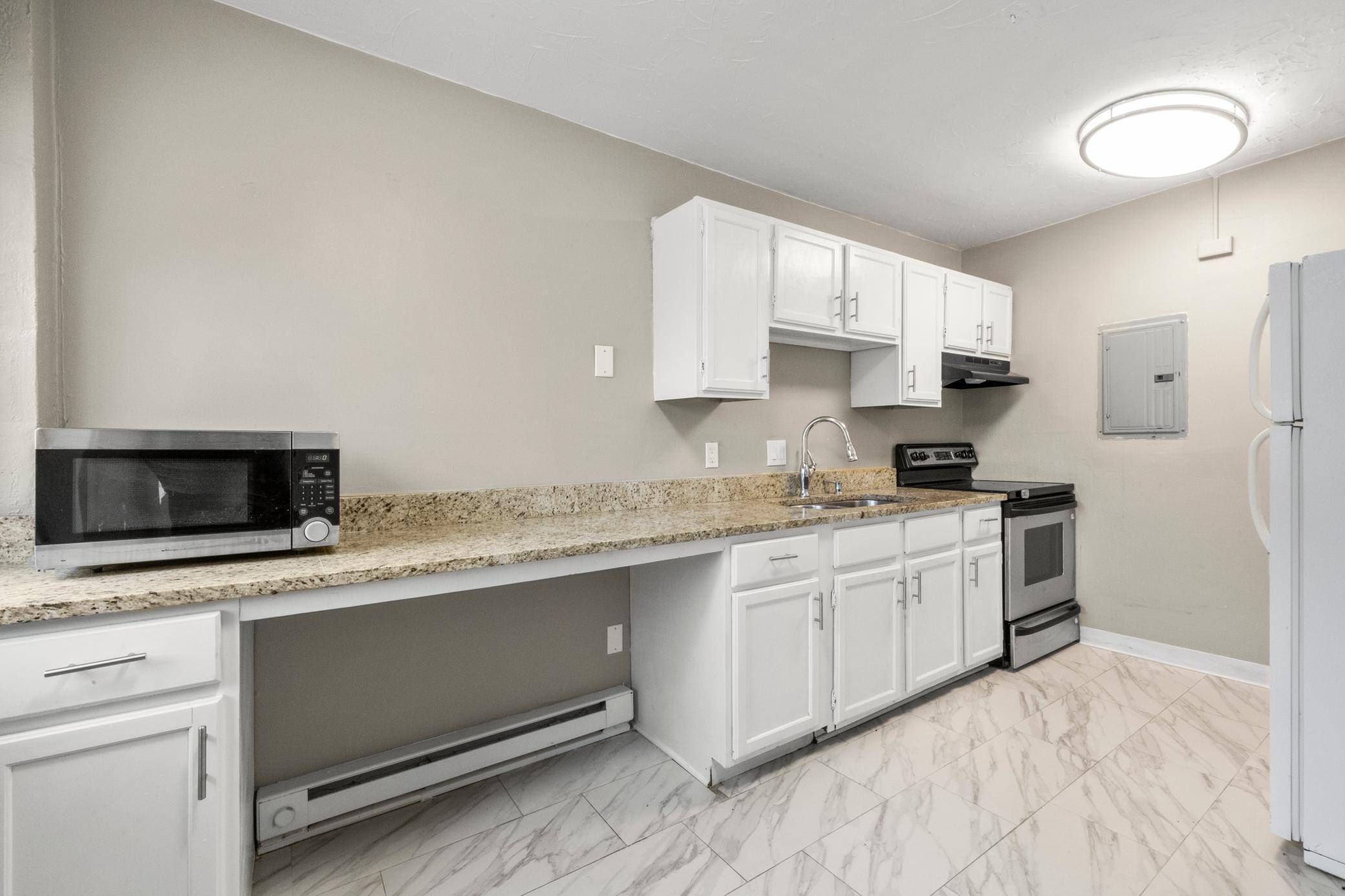 1531 American BLVD E #101, Bloomington, MN 55425