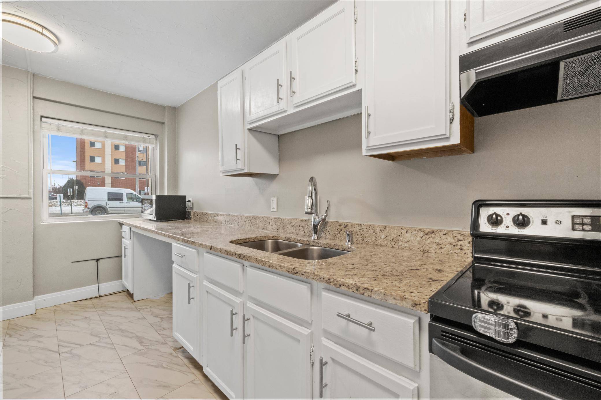 1531 American BLVD E #101, Bloomington, MN 55425