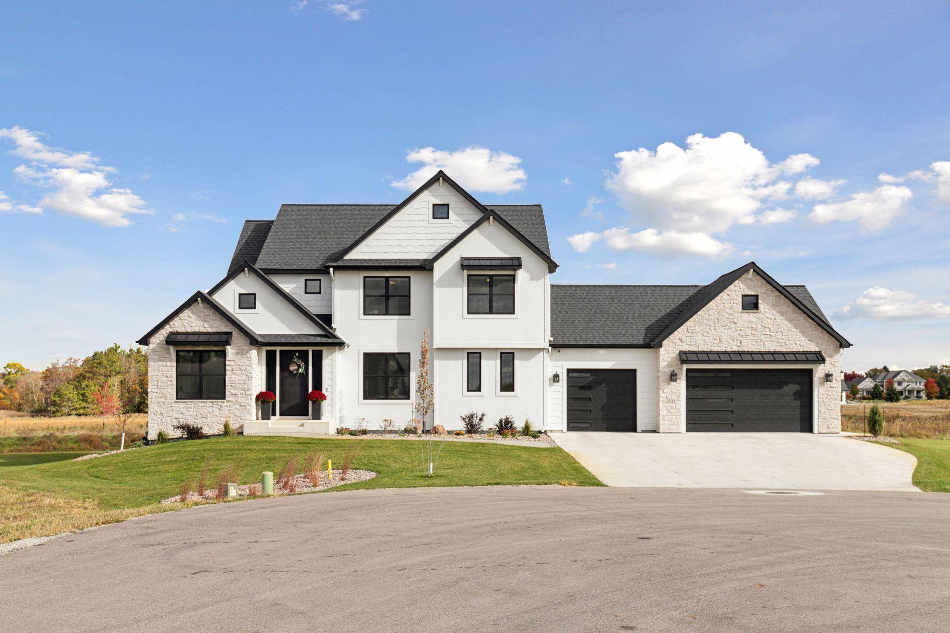 2702 Mayo Prairie LN SW, Rochester, MN 55902