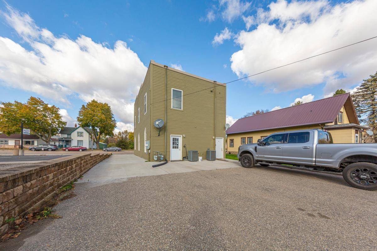 305 Main ST, Henderson, MN 56044