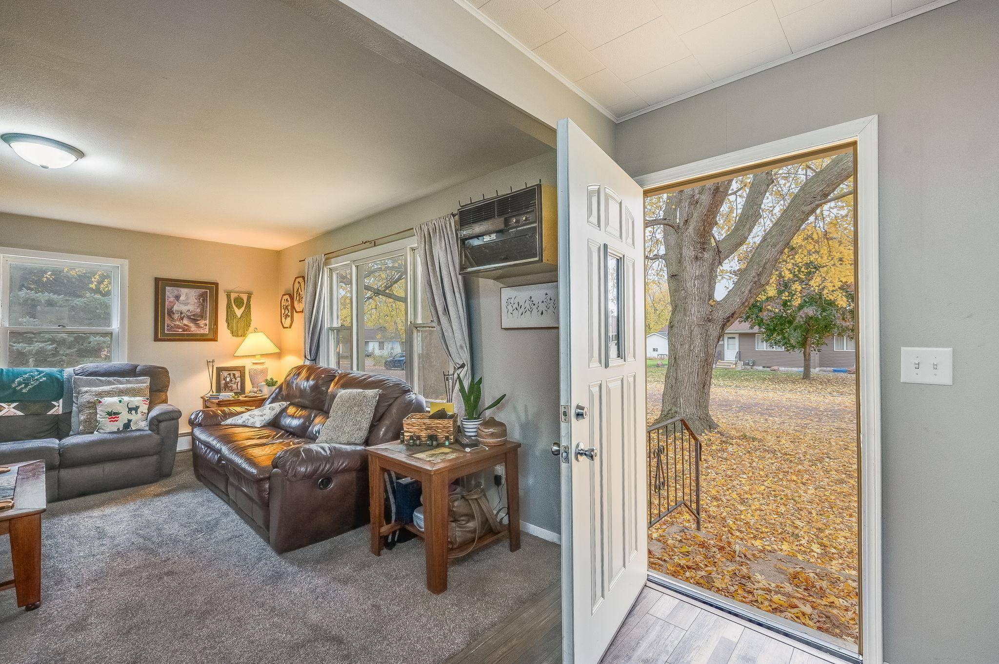 602 Kenzie ST, Sherburn, MN 56171