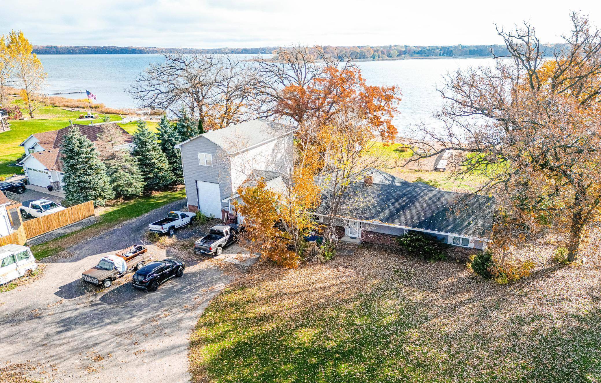 9225 Lake BLVD, Chisago City, MN 55013