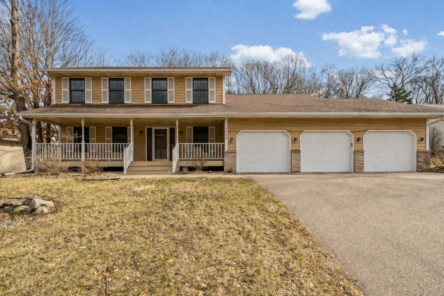 10013 170th ST W, Lakeville, MN 55044