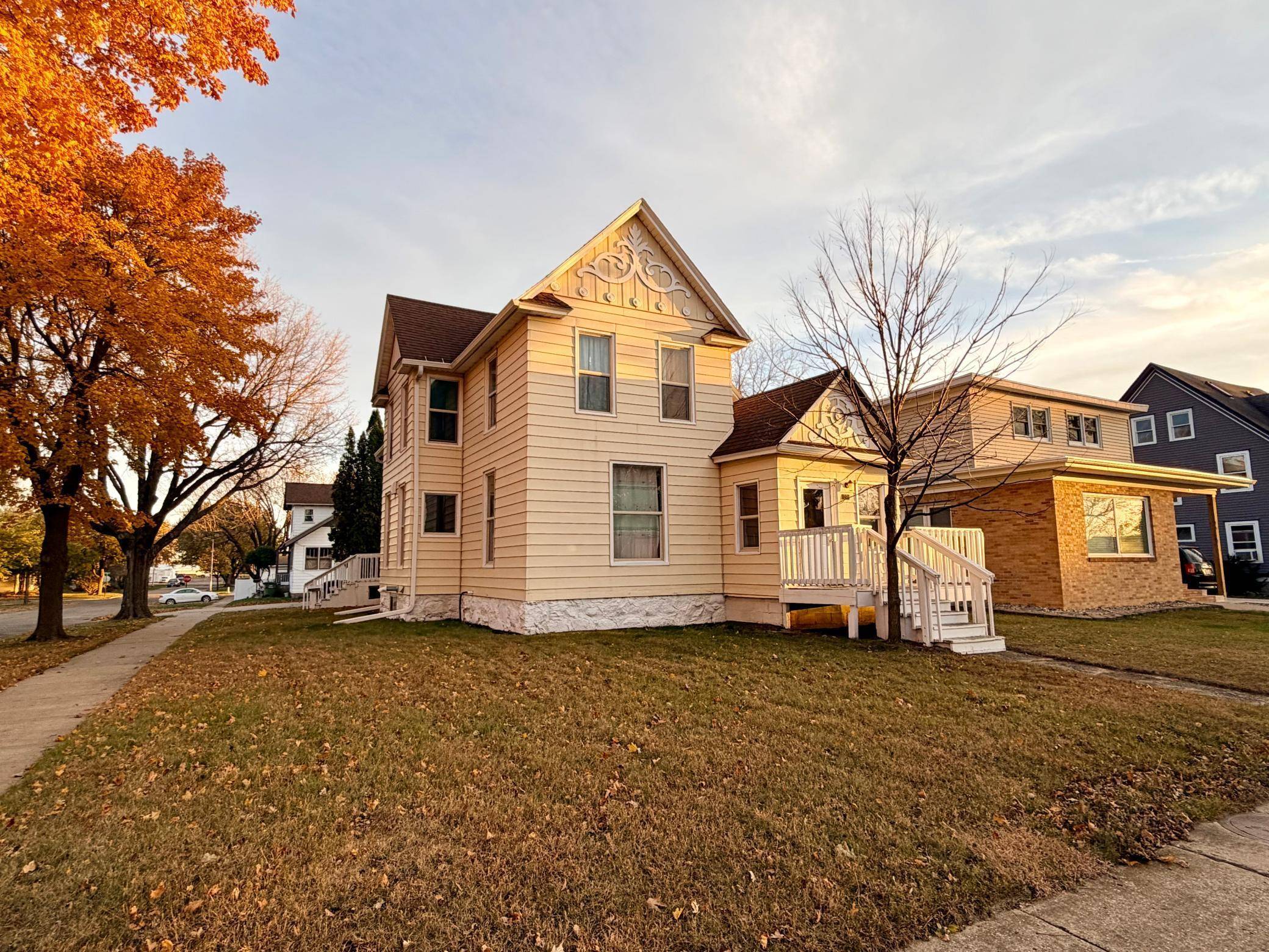 1224 4th AVE, Worthington, MN 56187