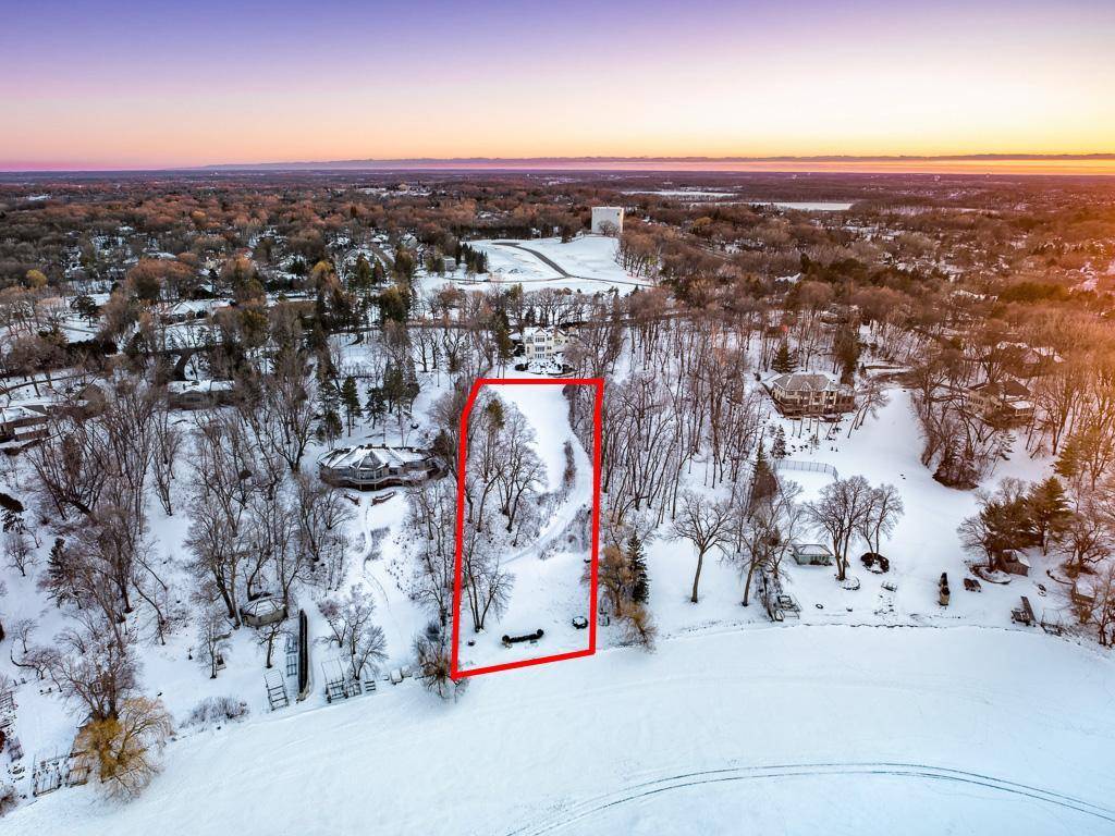 970 Pleasant View RD, Chanhassen, MN 55317