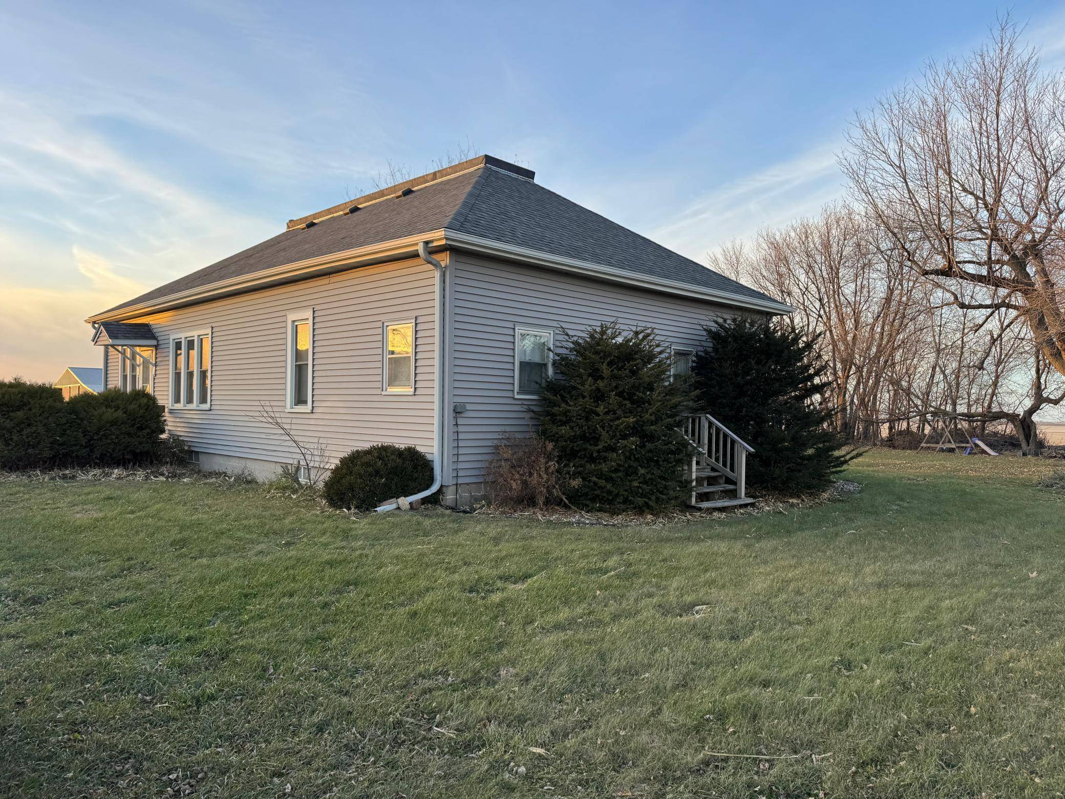 24543 630th AVE, Alden, MN 56009
