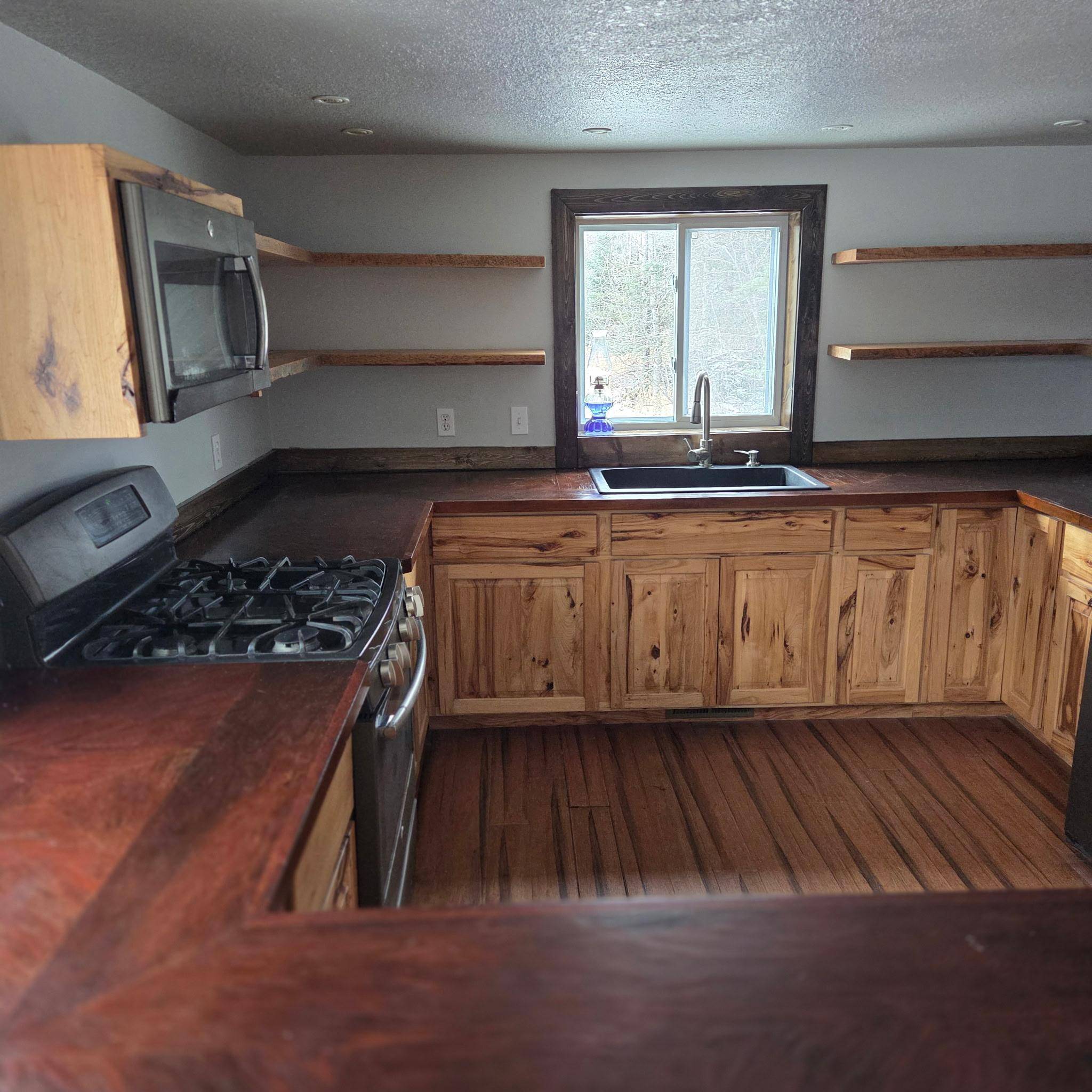 9289 Dawson RD NW, Angle Inlet, MN 56711